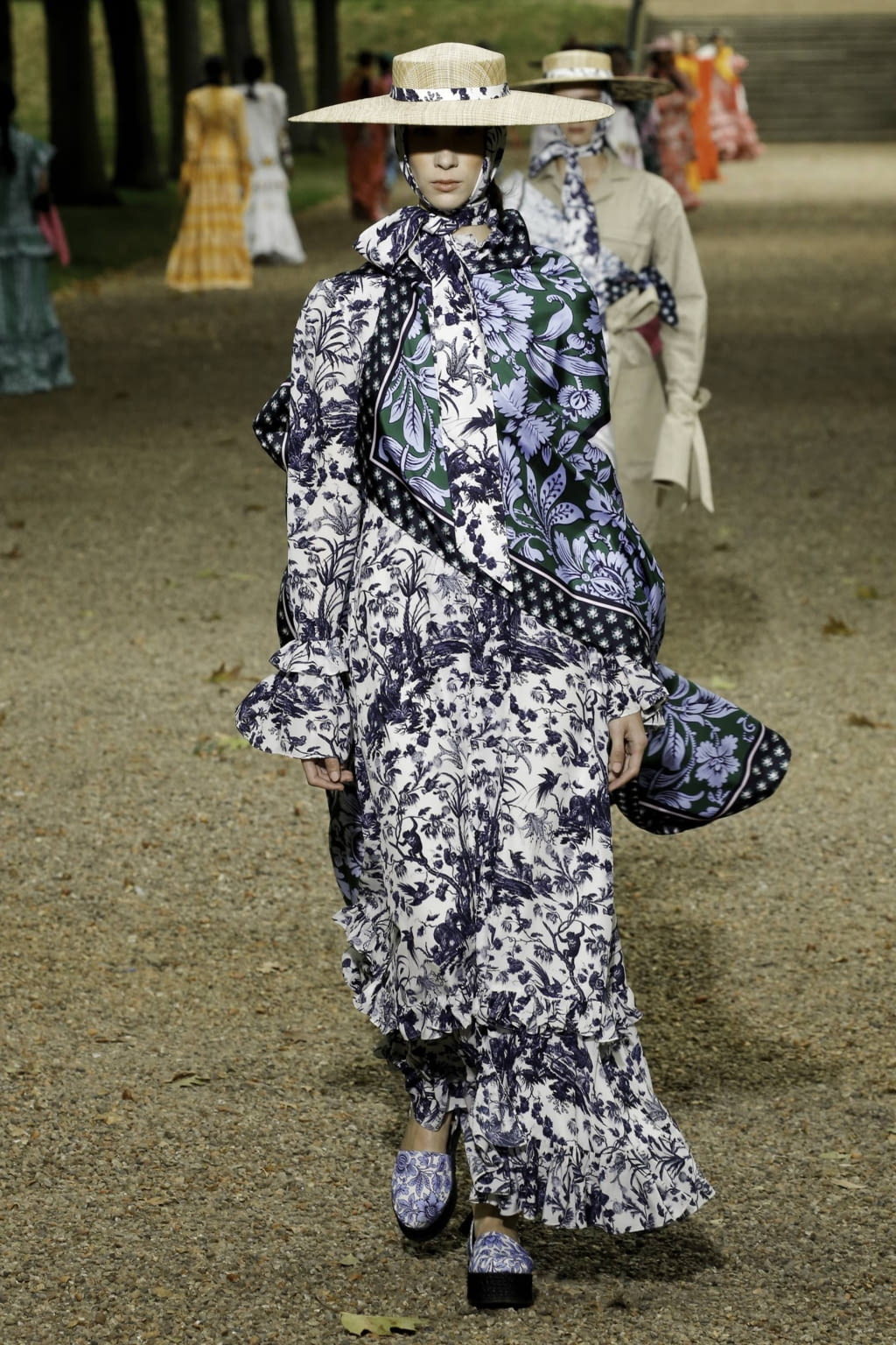 Fashion Week London Spring/Summer 2020 look 34 from the Erdem collection womenswear