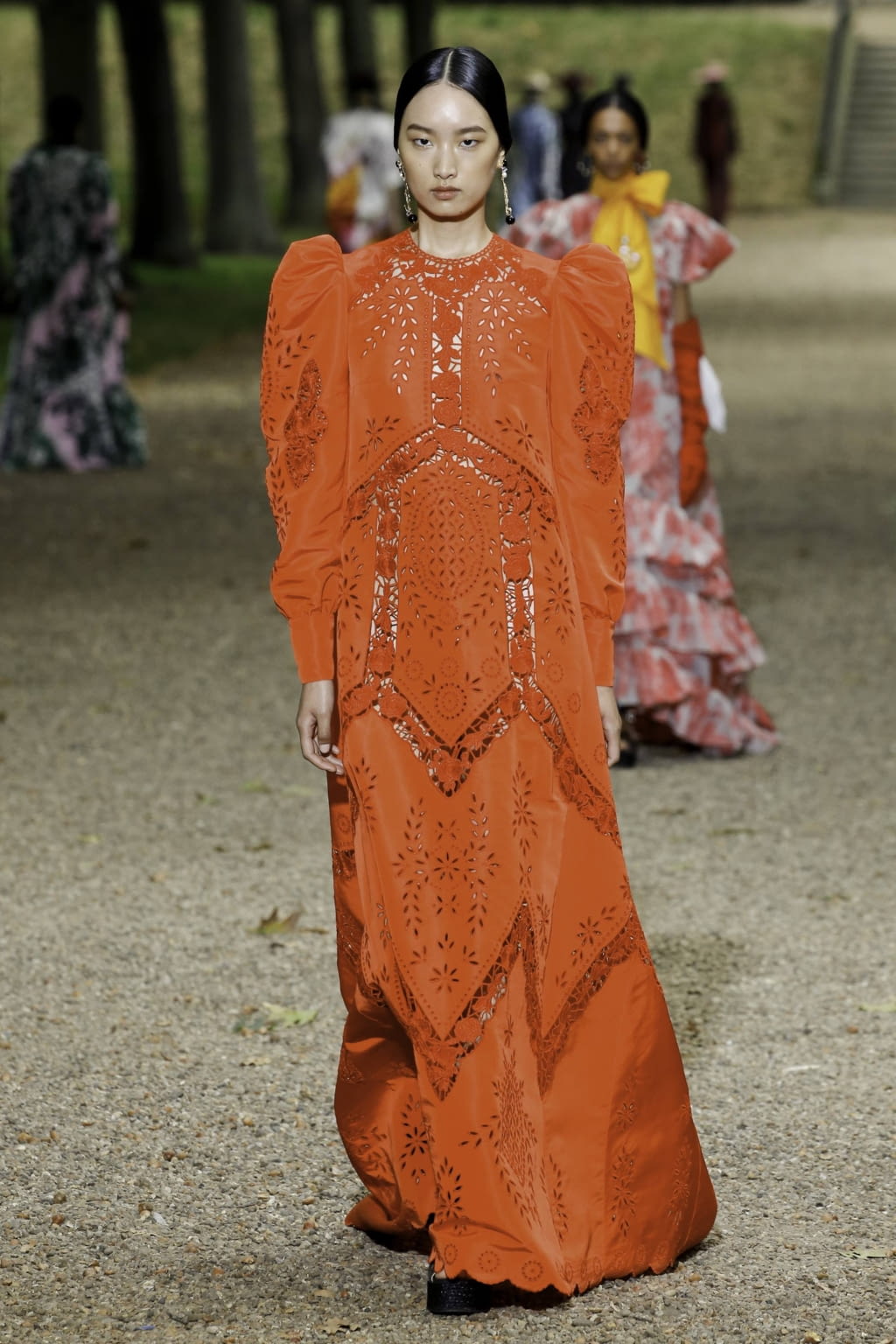 Fashion Week London Spring/Summer 2020 look 41 from the Erdem collection womenswear
