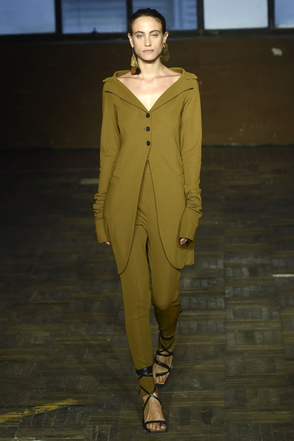Fashion Week Milan Spring/Summer 2019 look 28 from the Erika Cavallini collection 女装