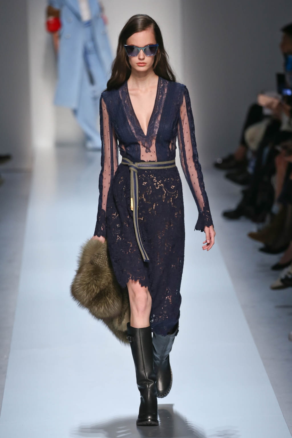 Fashion Week Milan Fall/Winter 2017 look 11 from the Ermanno Scervino collection 女装