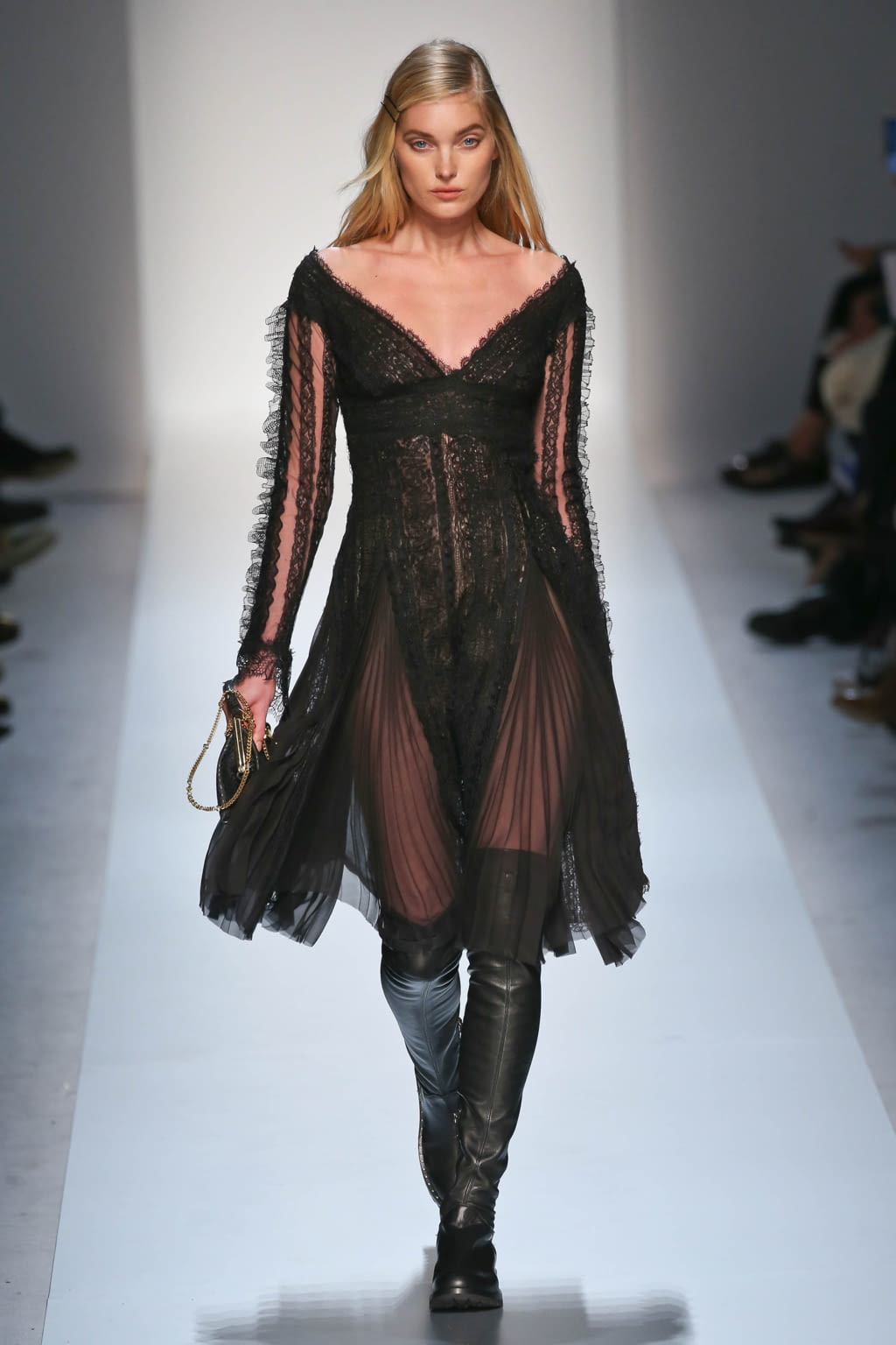 Fashion Week Milan Fall/Winter 2017 look 33 from the Ermanno Scervino collection womenswear