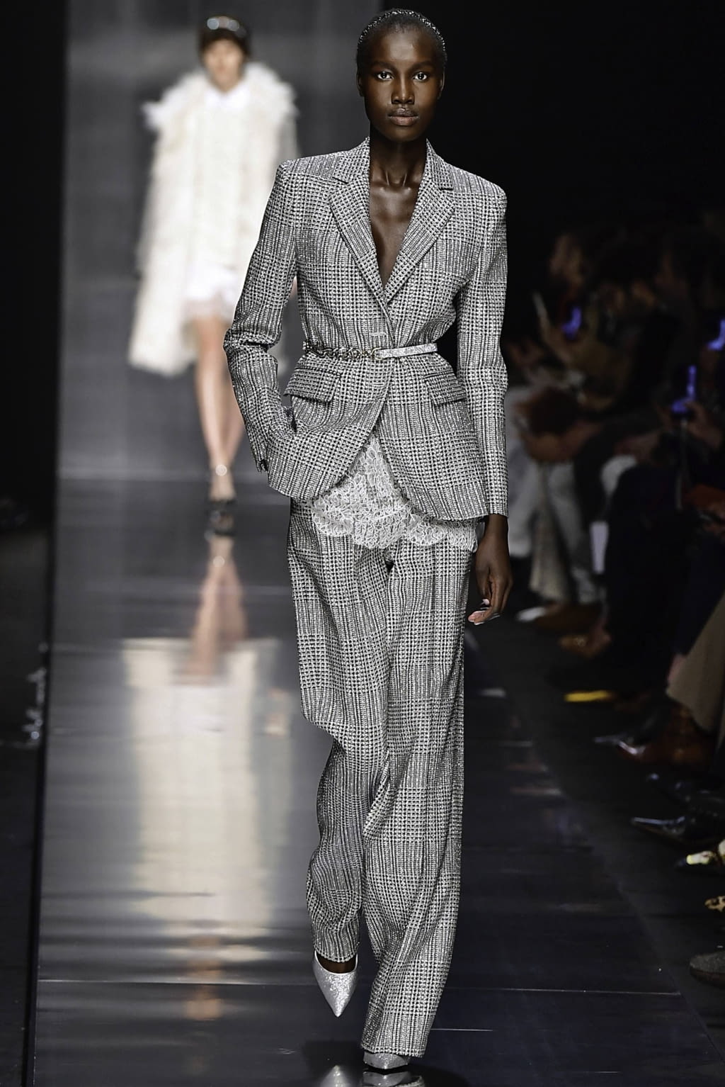 Fashion Week Milan Fall/Winter 2019 look 3 from the Ermanno Scervino collection 女装
