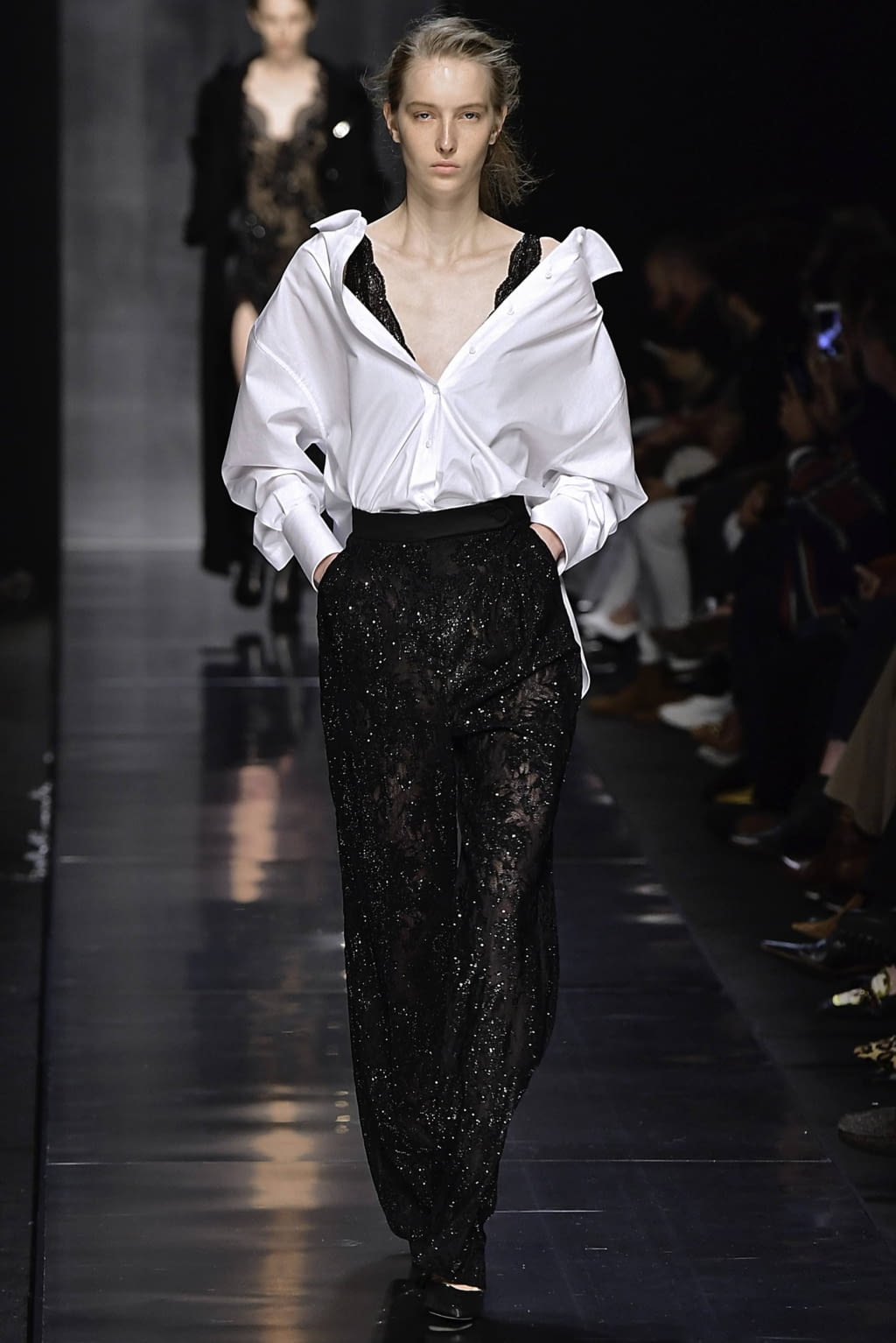 Fashion Week Milan Fall/Winter 2019 look 28 from the Ermanno Scervino collection 女装