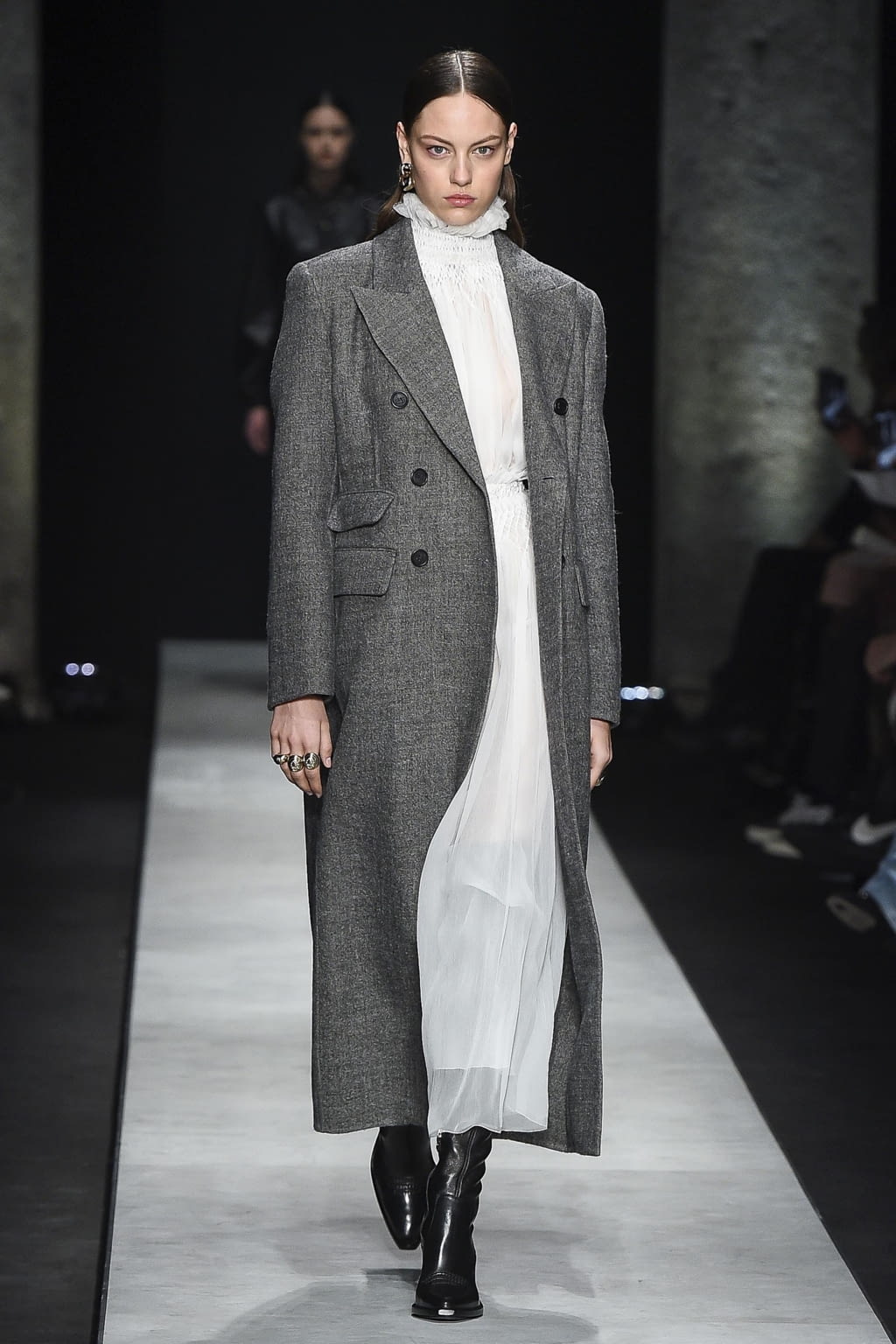 Fashion Week Milan Fall/Winter 2020 look 14 from the Ermanno Scervino collection 女装