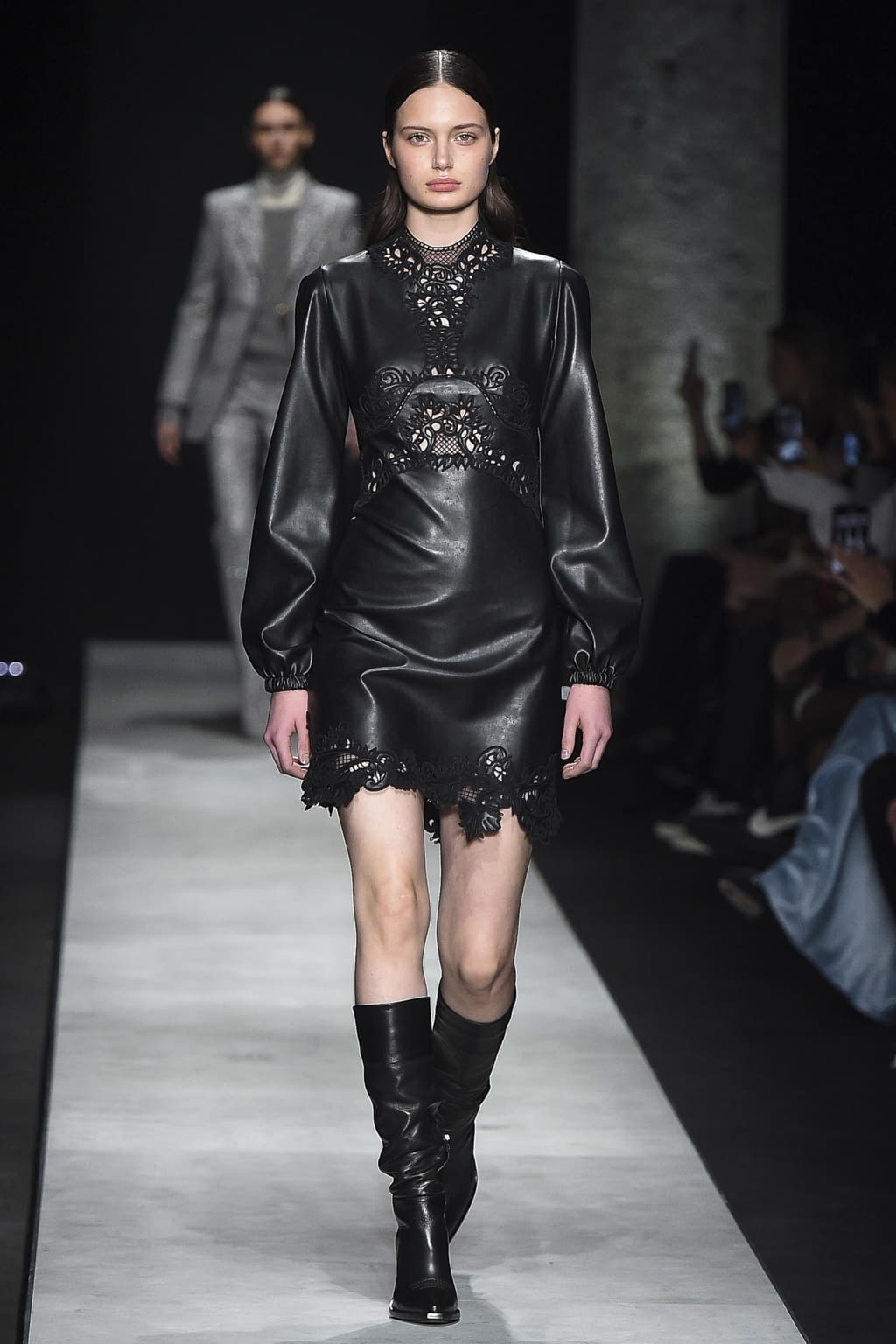 Fashion Week Milan Fall/Winter 2020 look 15 from the Ermanno Scervino collection 女装