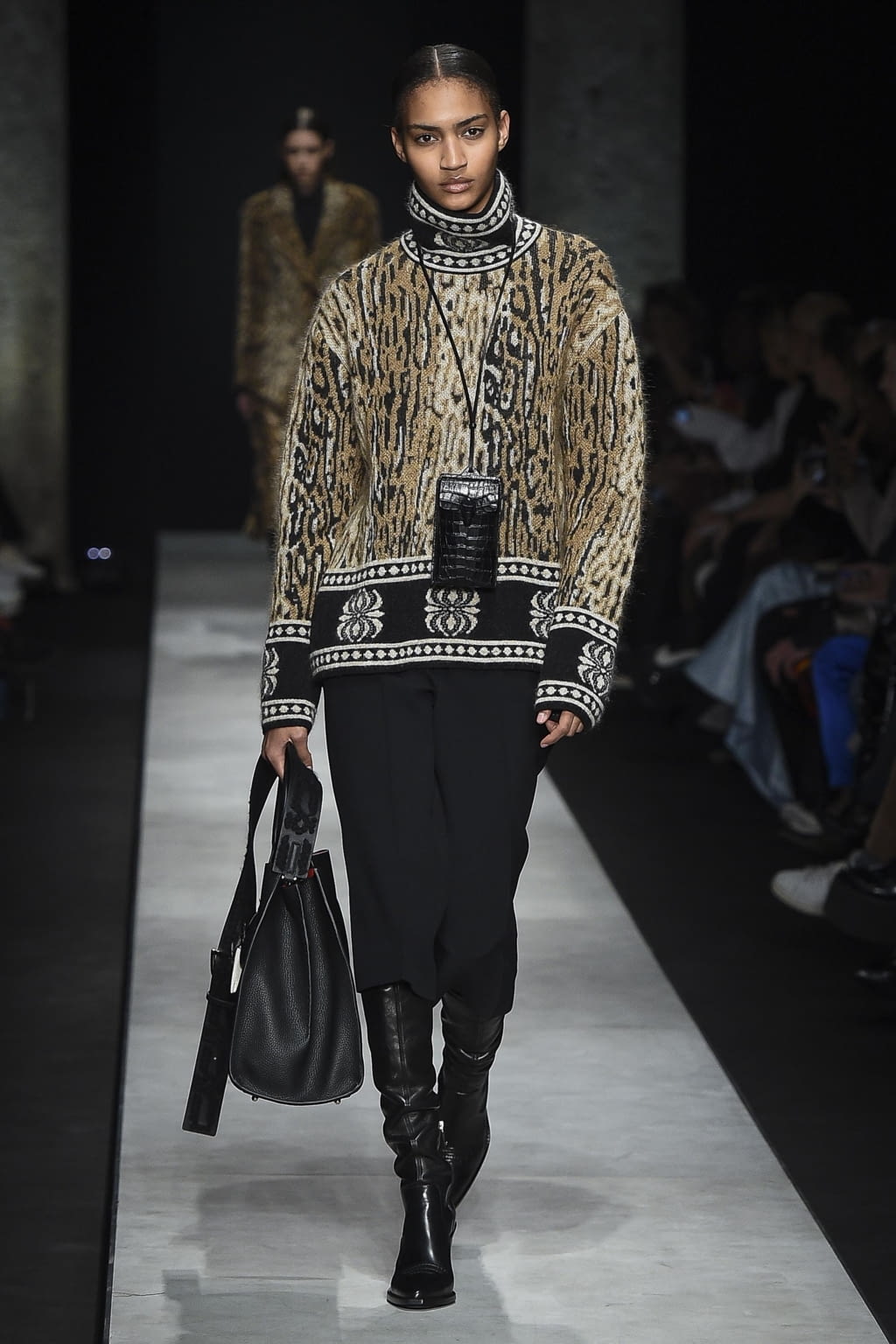 Fashion Week Milan Fall/Winter 2020 look 30 from the Ermanno Scervino collection 女装