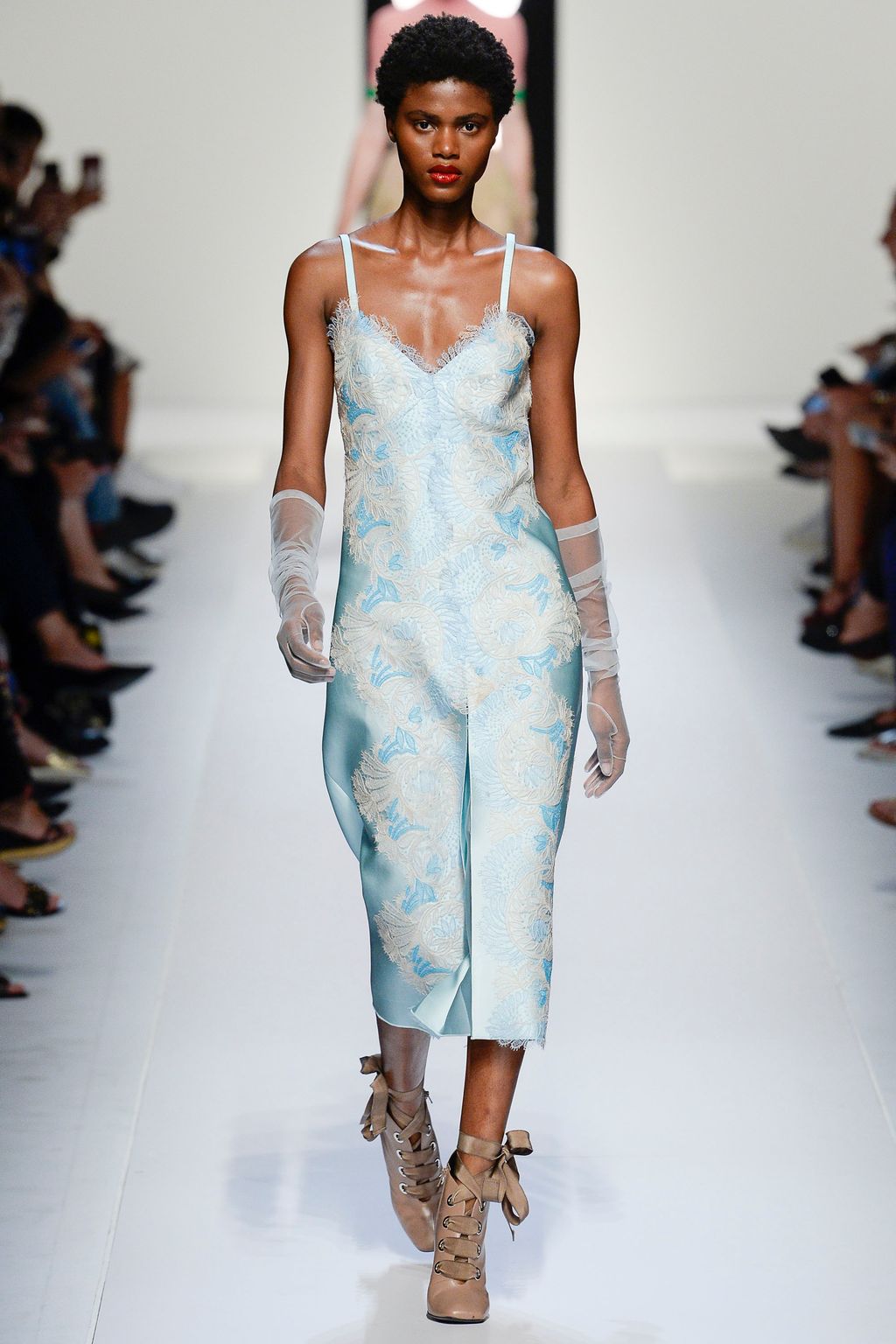Fashion Week Milan Spring/Summer 2018 look 15 from the Ermanno Scervino collection womenswear