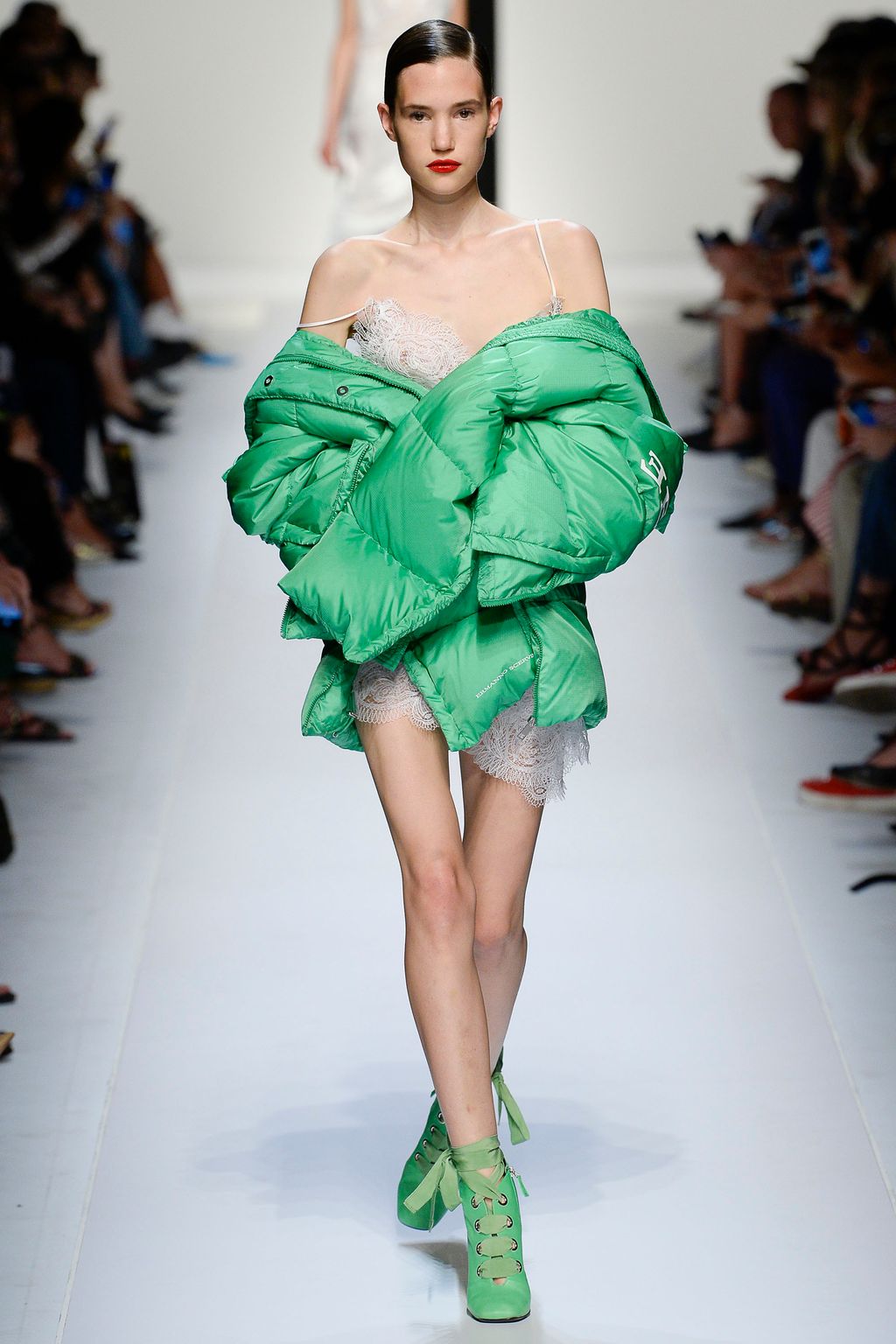 Fashion Week Milan Spring/Summer 2018 look 25 from the Ermanno Scervino collection womenswear