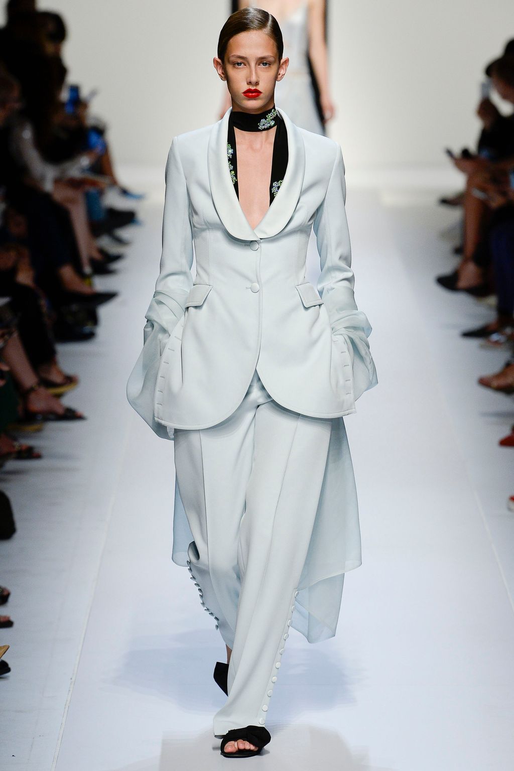 Fashion Week Milan Spring/Summer 2018 look 35 from the Ermanno Scervino collection womenswear