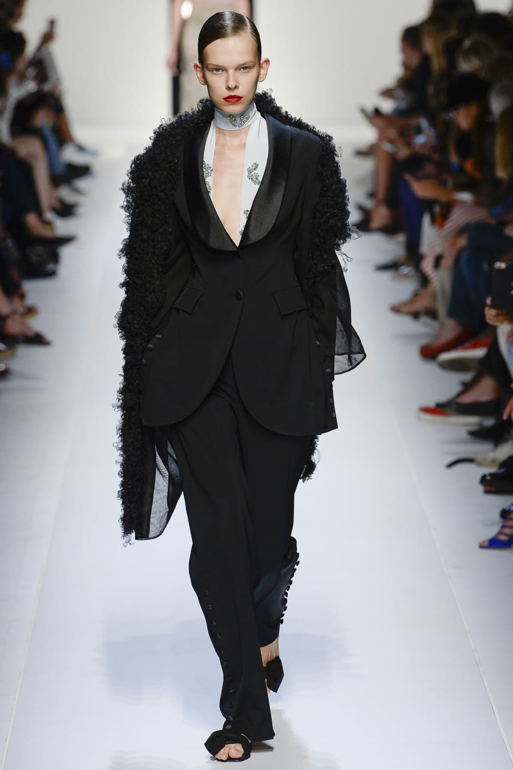Fashion Week Milan Spring/Summer 2018 look 37 from the Ermanno Scervino collection womenswear