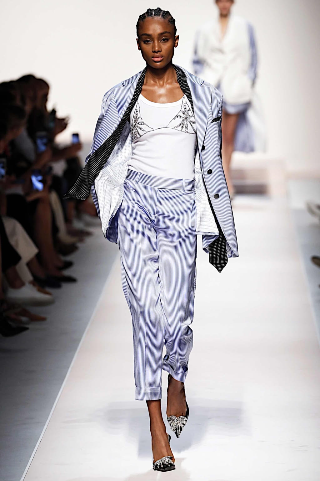 Fashion Week Milan Spring/Summer 2020 look 1 from the Ermanno Scervino collection 女装