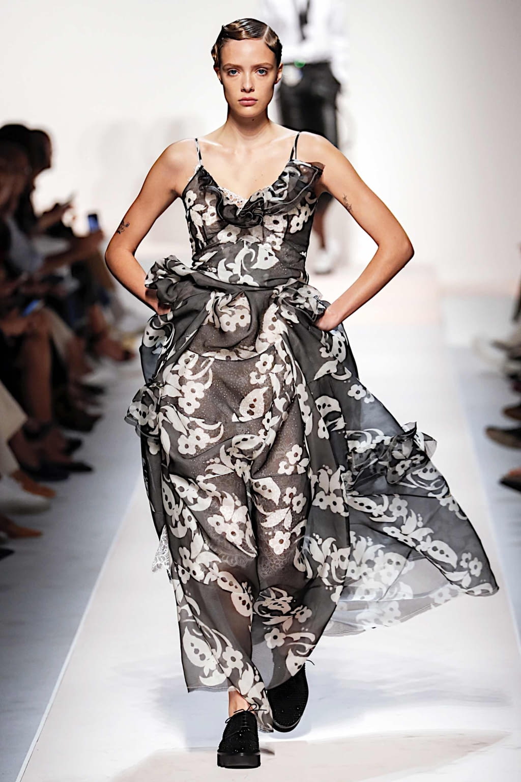 Fashion Week Milan Spring/Summer 2020 look 15 from the Ermanno Scervino collection womenswear