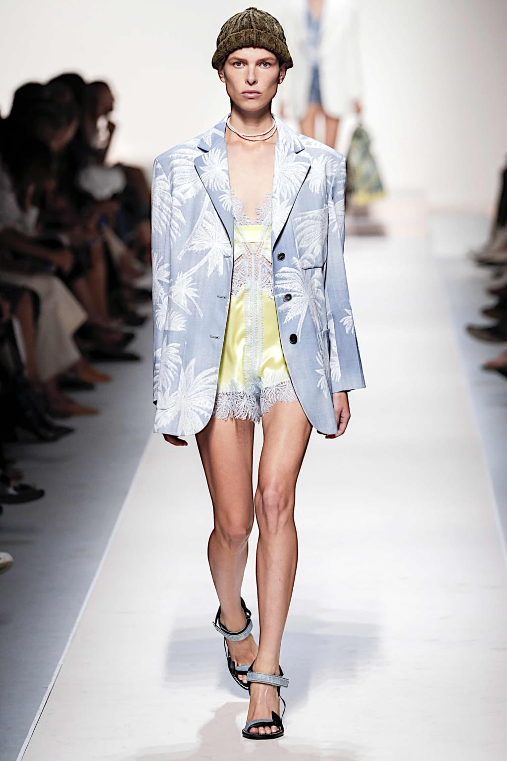 Fashion Week Milan Spring/Summer 2020 look 31 from the Ermanno Scervino collection 女装
