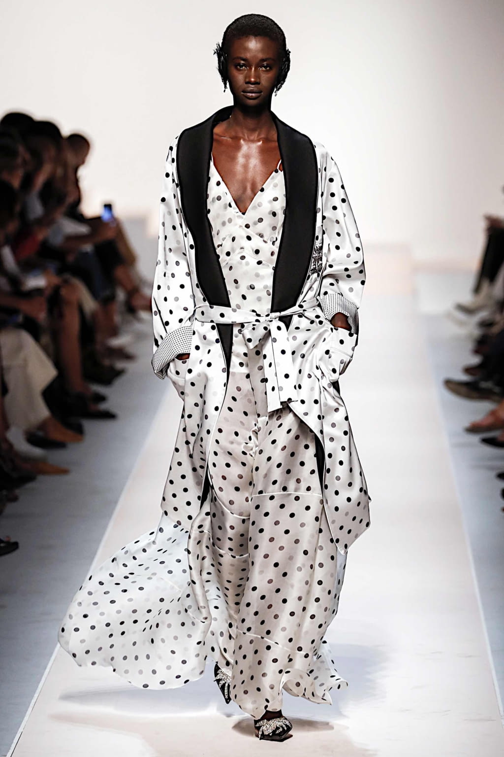 Fashion Week Milan Spring/Summer 2020 look 48 from the Ermanno Scervino collection 女装