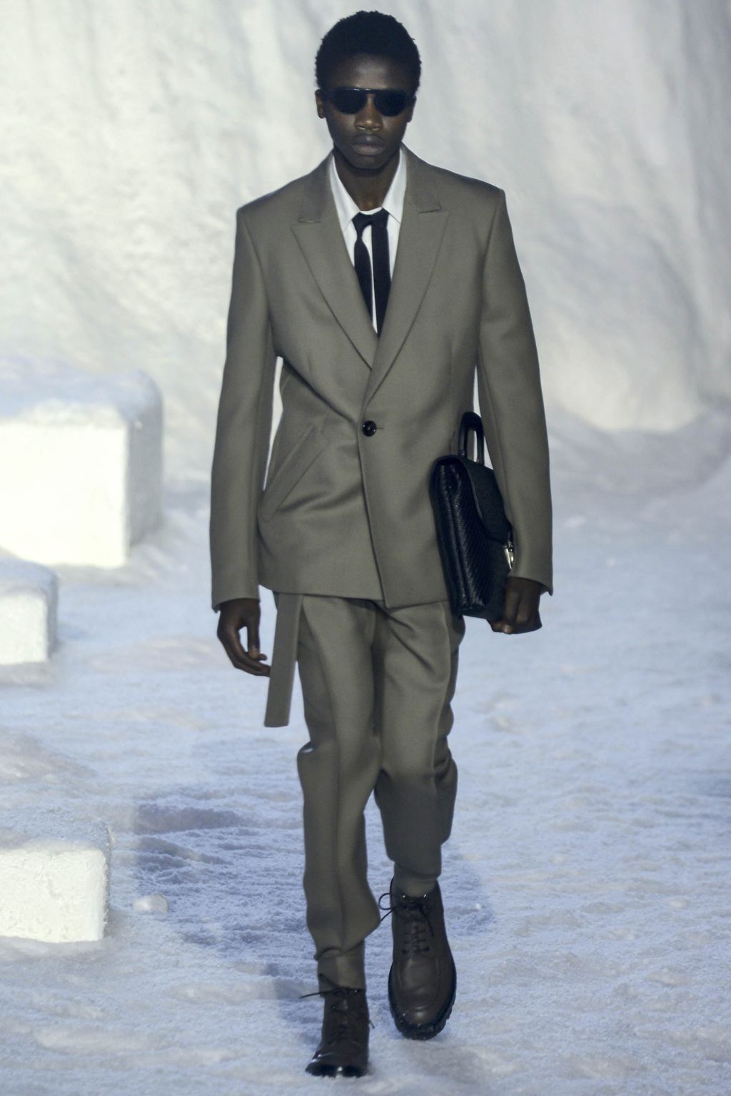 Fashion Week Milan Fall/Winter 2018 look 1 from the ZEGNA collection menswear