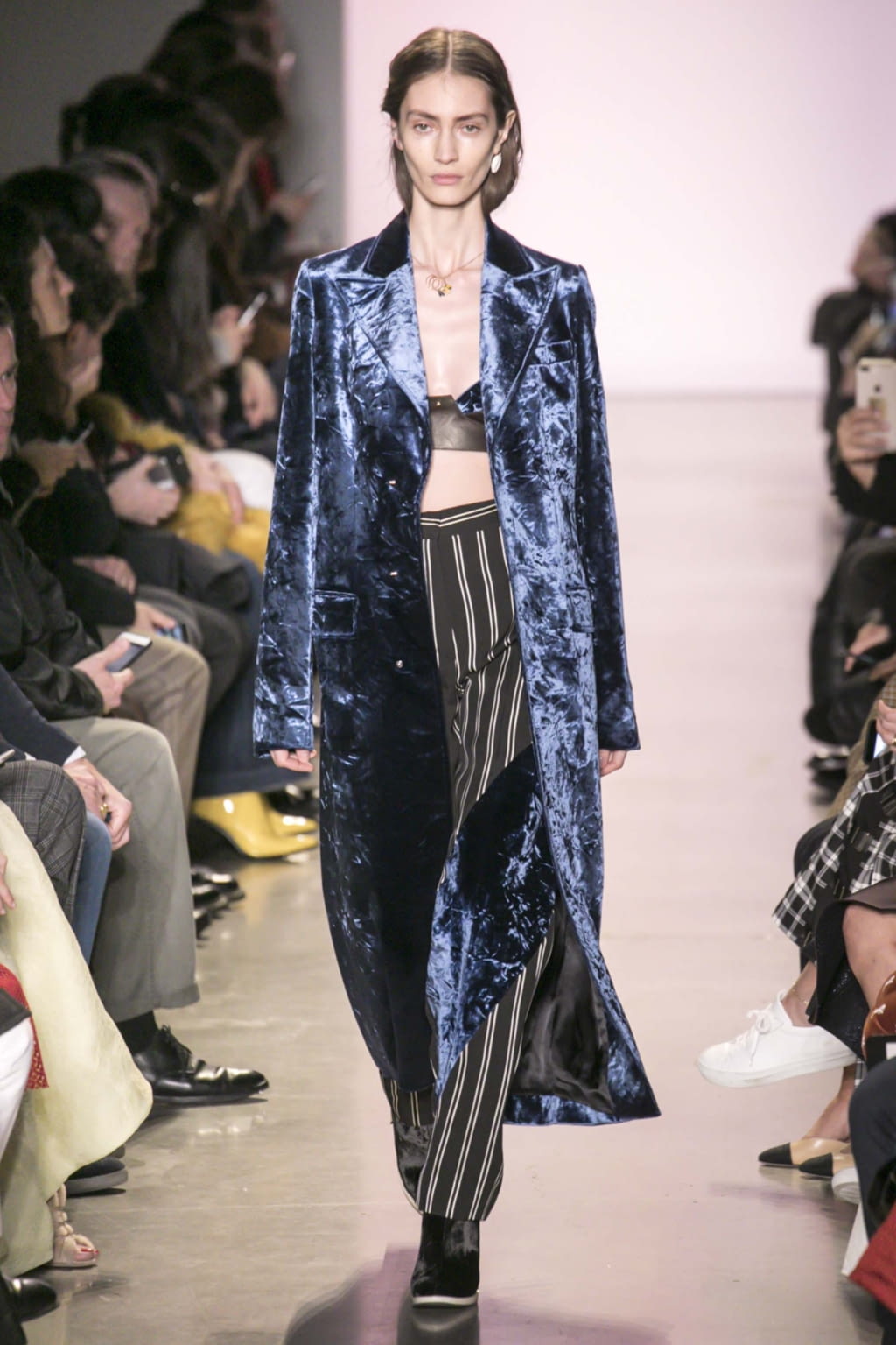 Fashion Week New York Fall/Winter 2018 look 33 from the Esteban Cortazar collection 女装