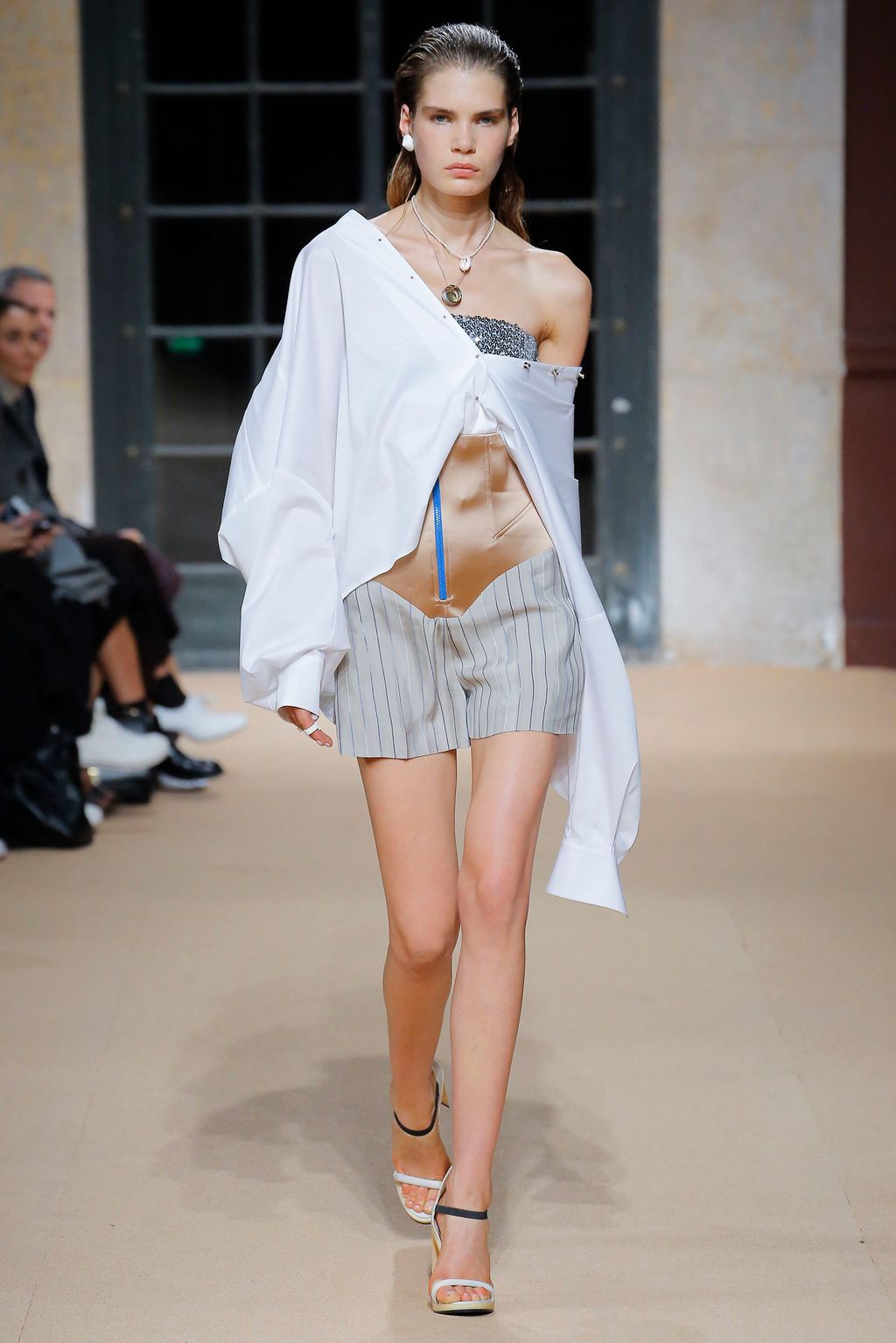 Fashion Week Paris Spring/Summer 2018 look 4 from the Esteban Cortazar collection womenswear