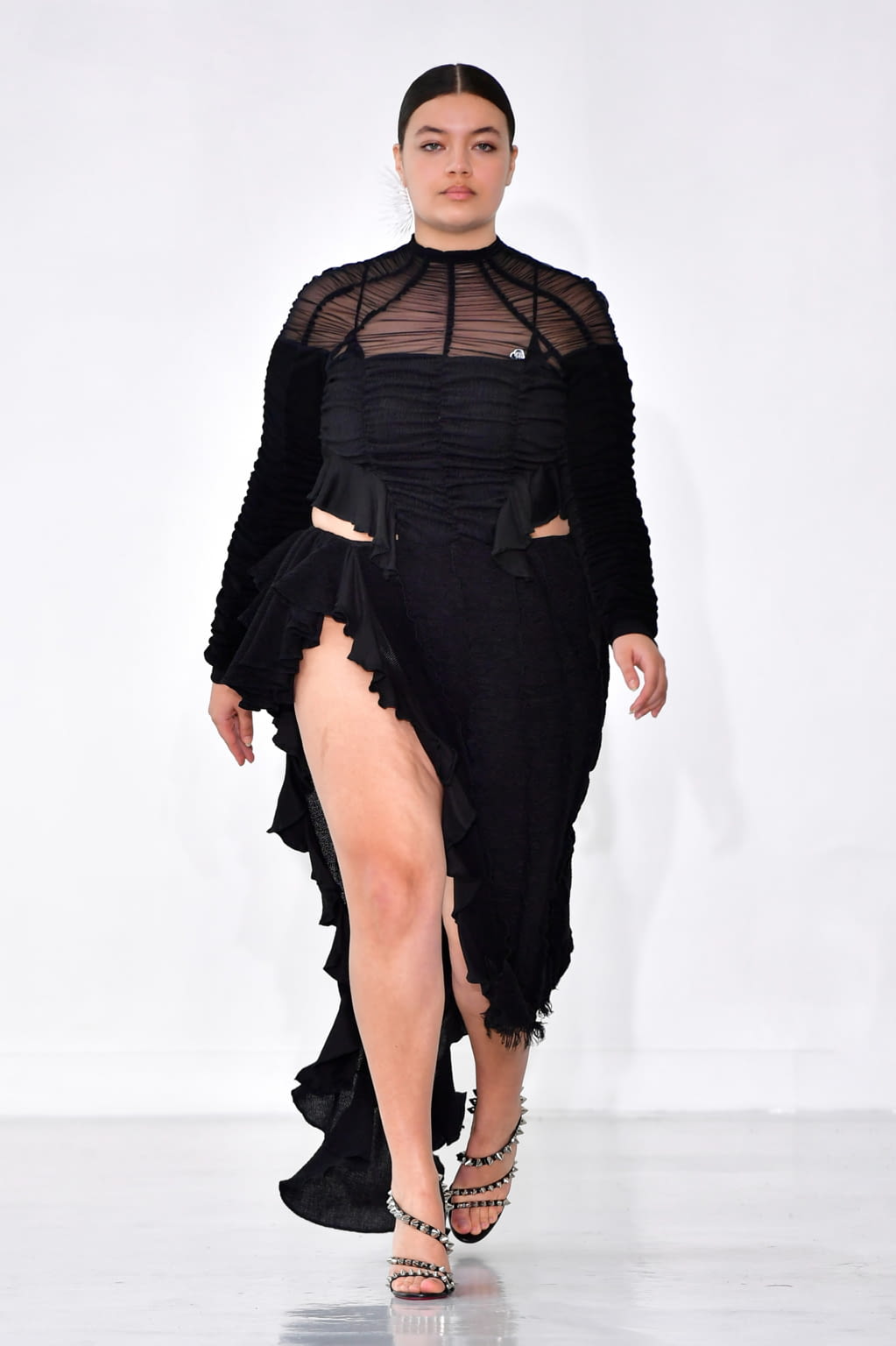 Fashion Week Paris Fall/Winter 2022 look 1 de la collection Ester Manas womenswear