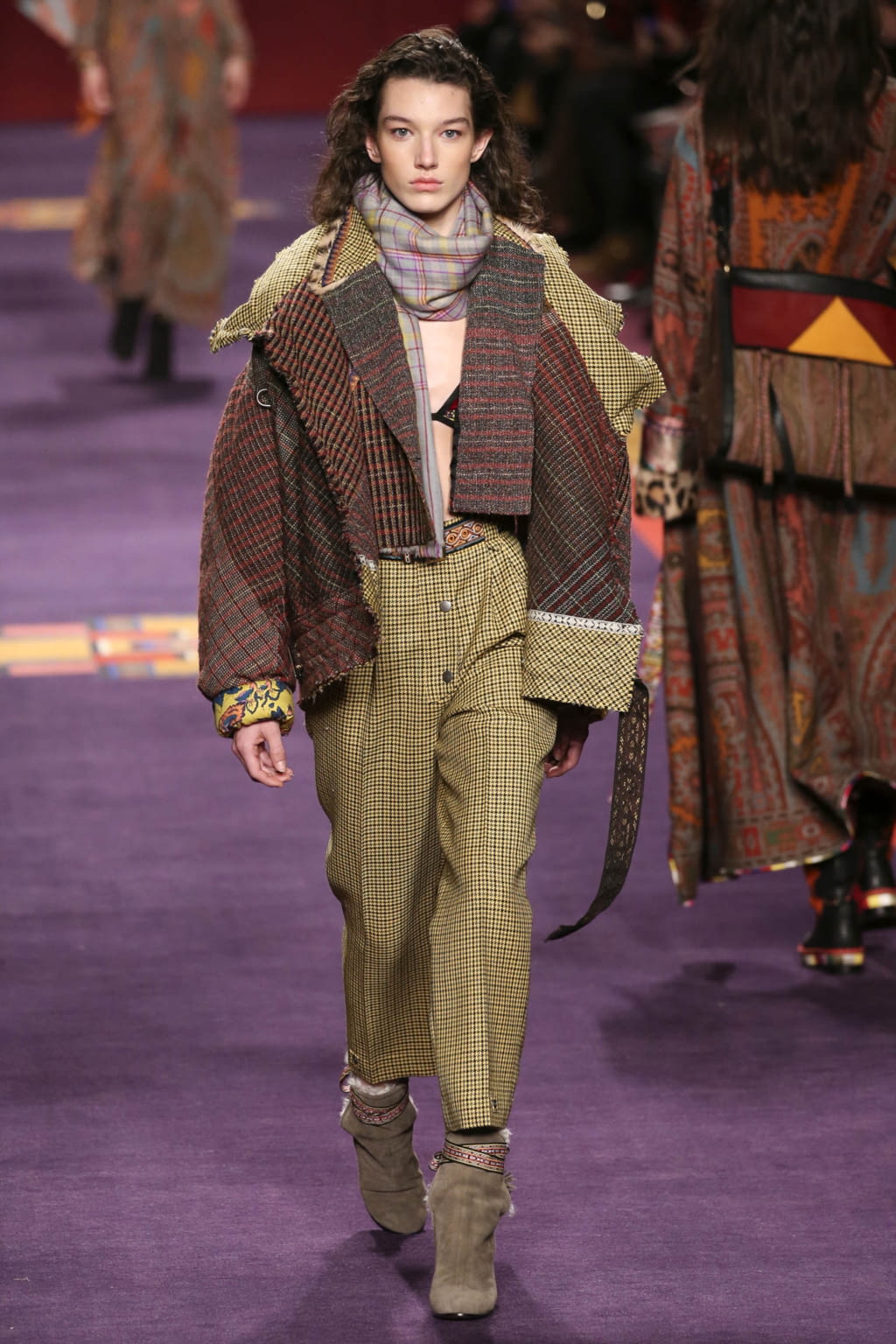 Fashion Week Milan Fall/Winter 2017 look 2 from the Etro collection 女装