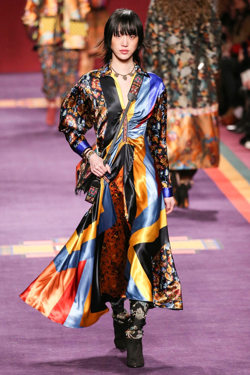 Fashion Week Milan Fall/Winter 2017 look 19 from the Etro collection womenswear
