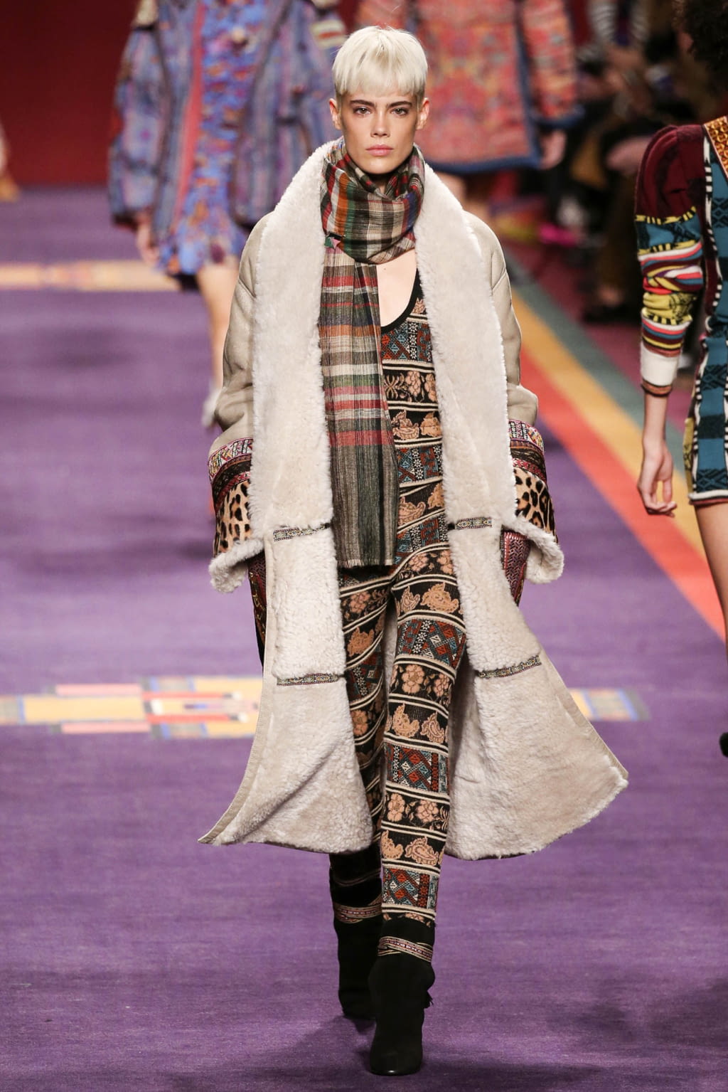 Fashion Week Milan Fall/Winter 2017 look 34 from the Etro collection womenswear