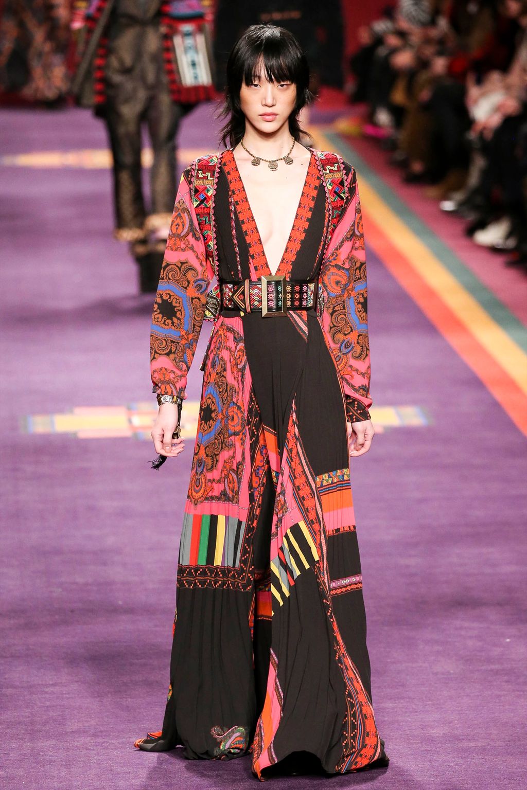 Fashion Week Milan Fall/Winter 2017 look 45 from the Etro collection 女装