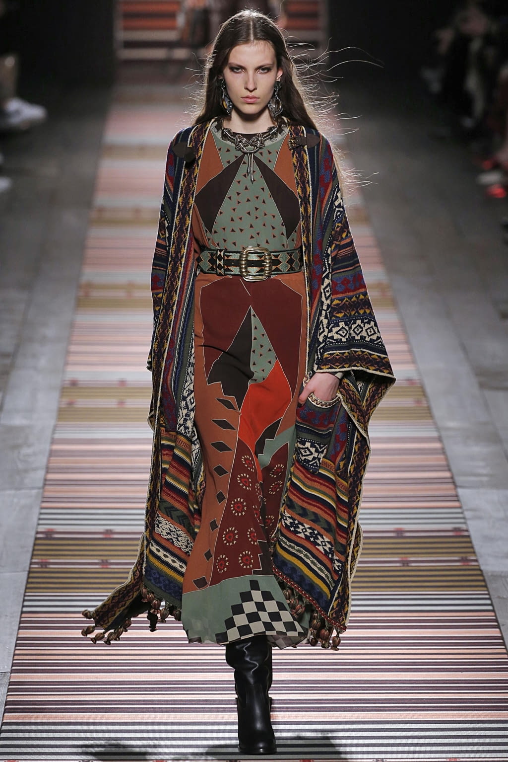 Fashion Week Milan Fall/Winter 2018 look 5 from the Etro collection 女装