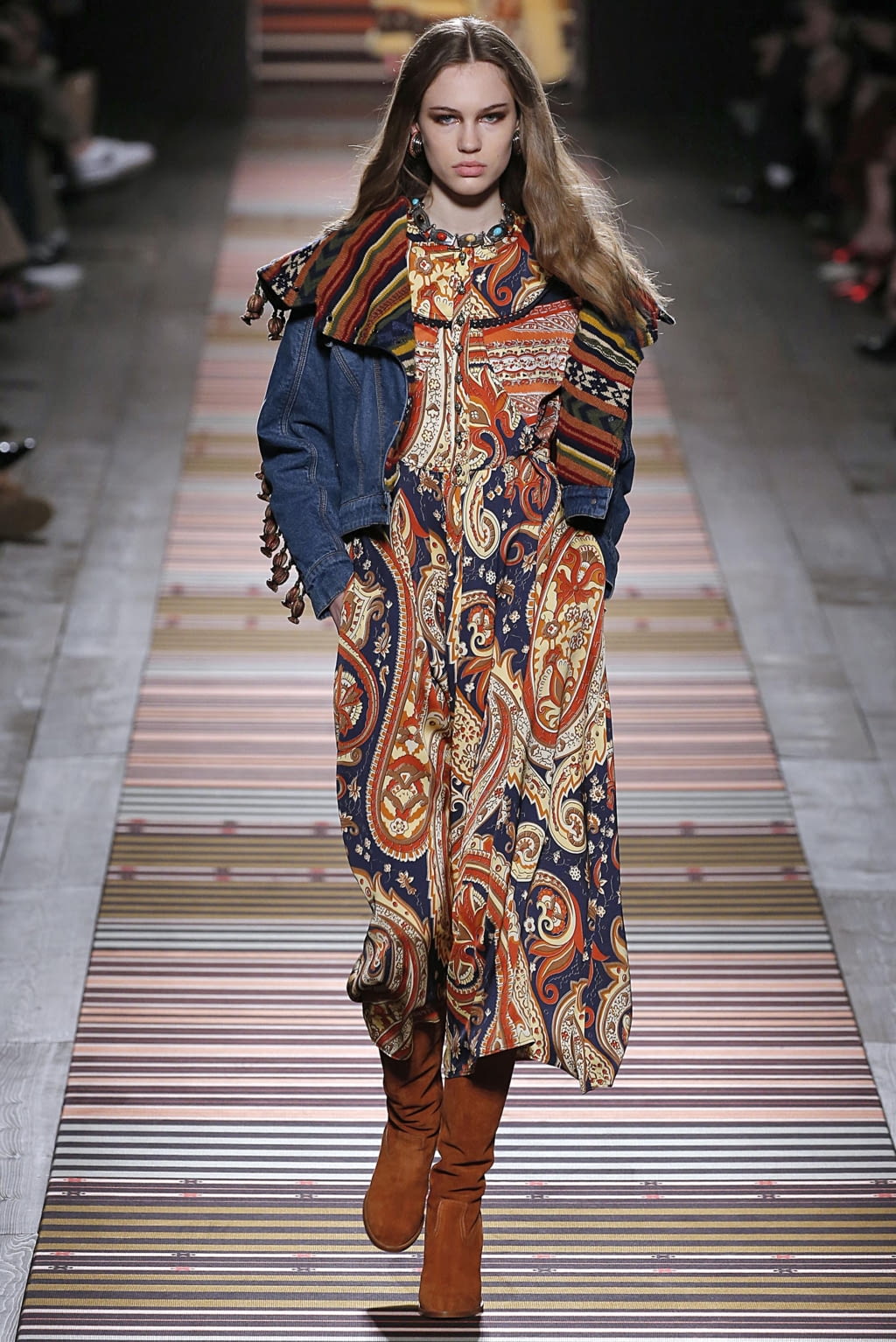 Fashion Week Milan Fall/Winter 2018 look 13 from the Etro collection womenswear