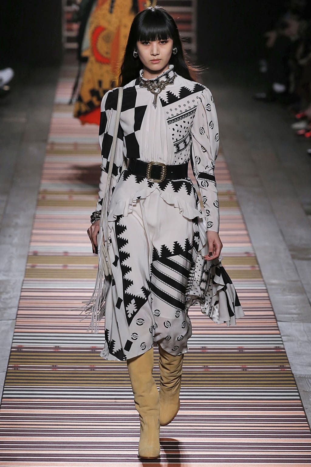 Fashion Week Milan Fall/Winter 2018 look 24 from the Etro collection womenswear