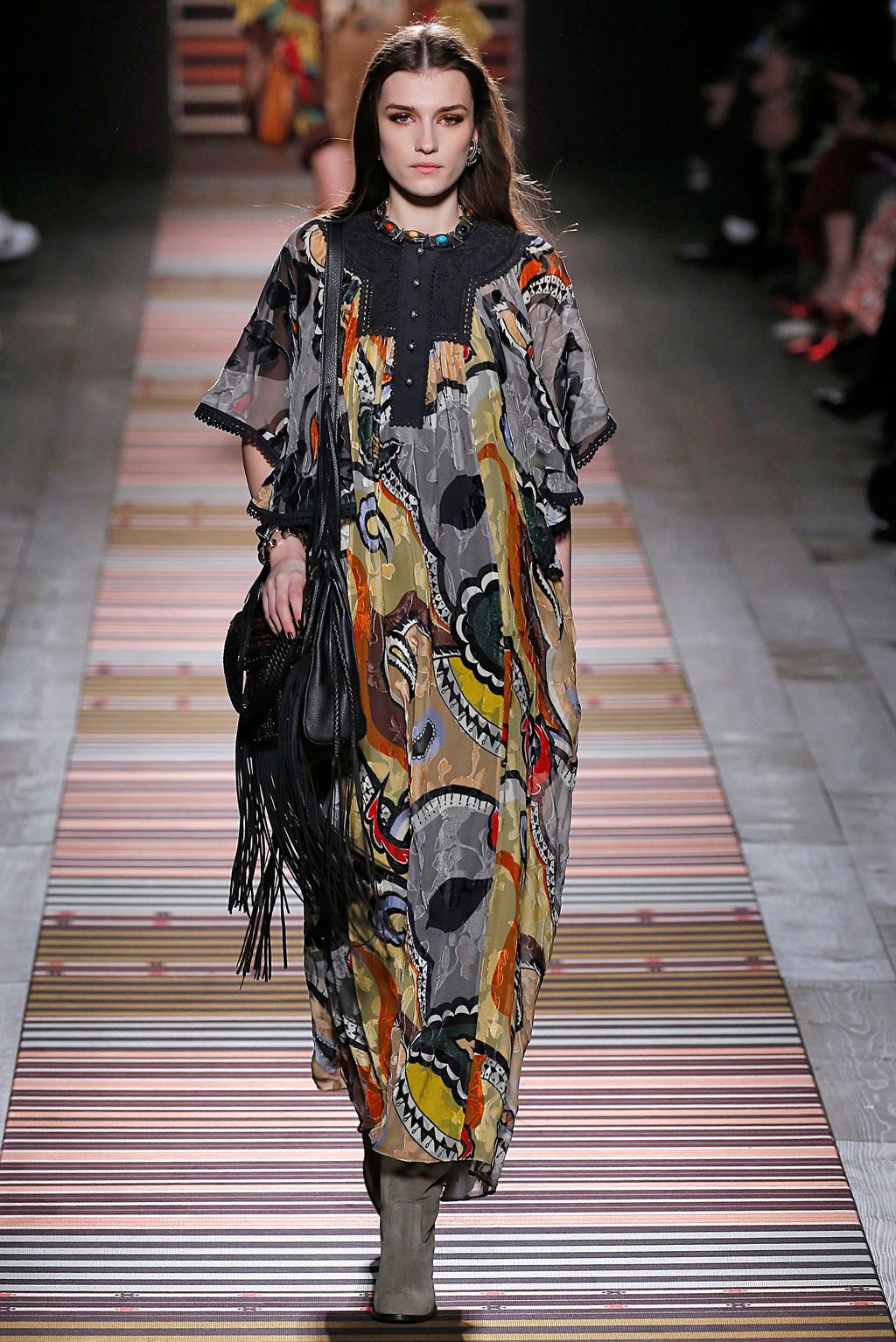 Fashion Week Milan Fall/Winter 2018 look 27 from the Etro collection womenswear