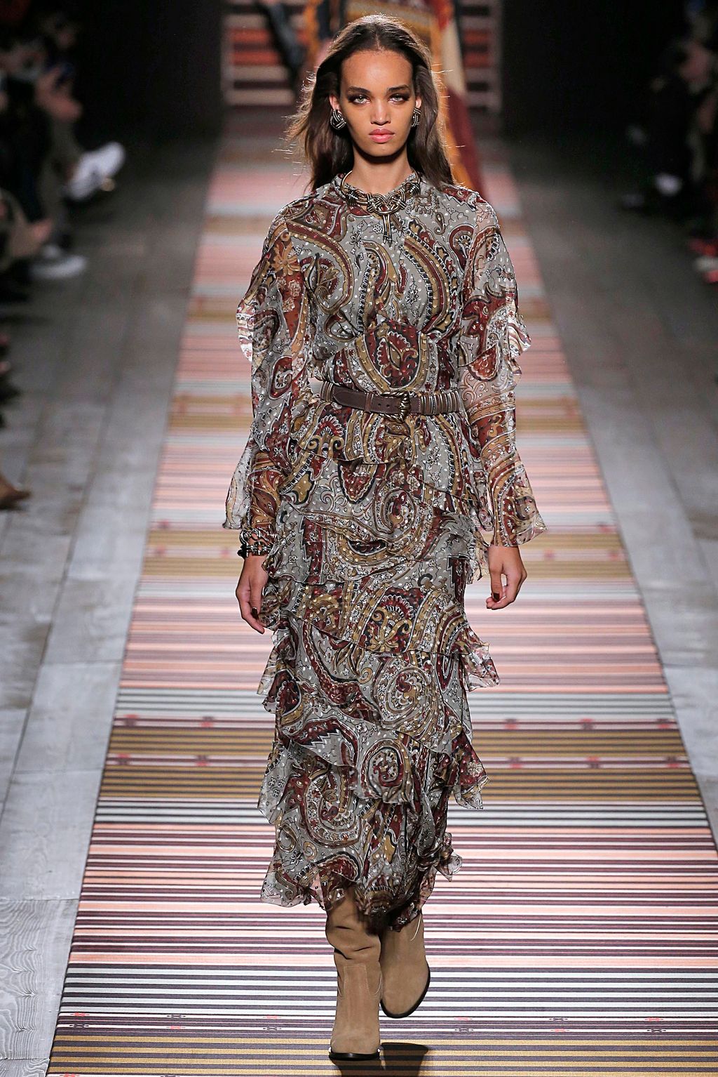 Fashion Week Milan Fall/Winter 2018 look 36 from the Etro collection 女装