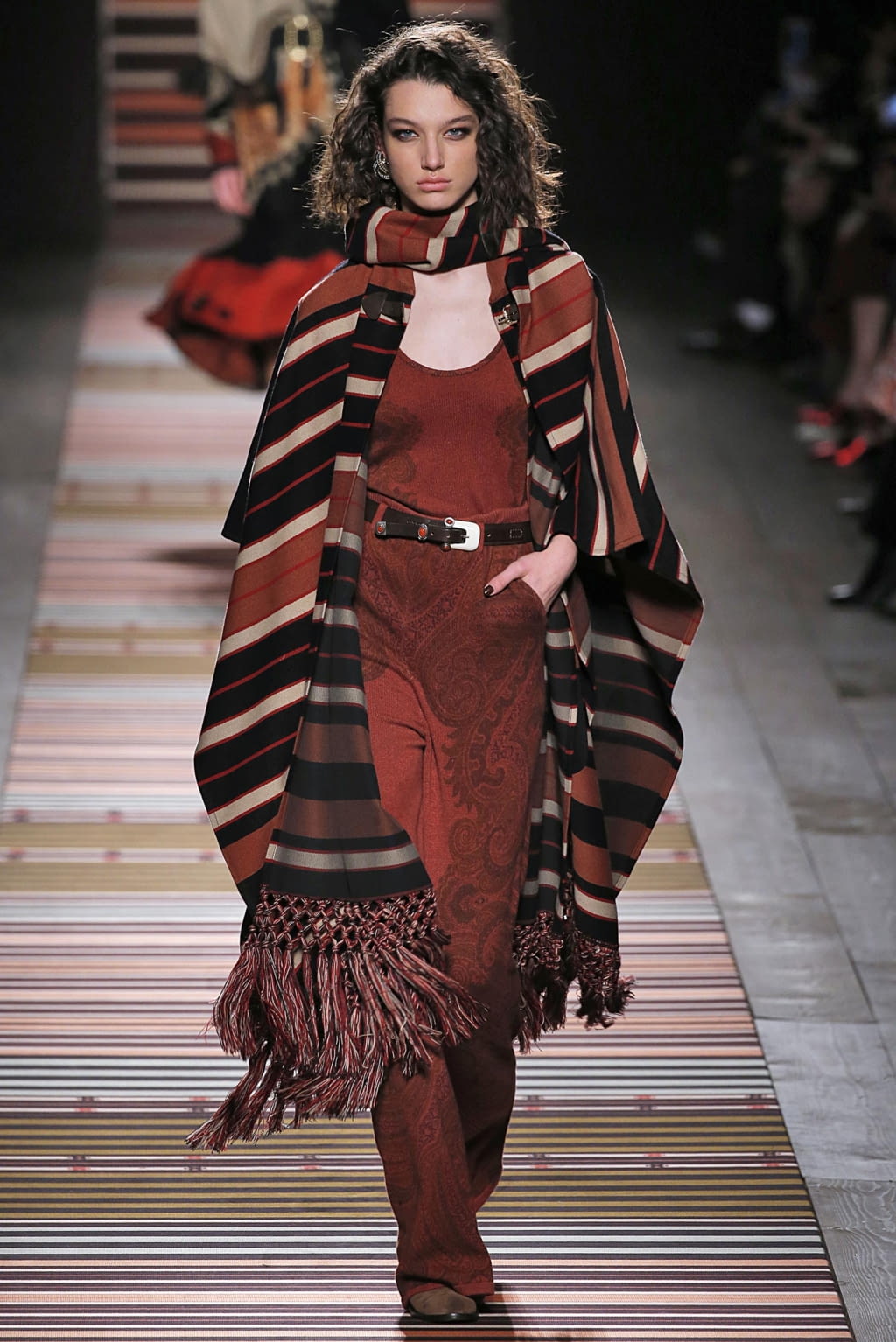 Fashion Week Milan Fall/Winter 2018 look 39 from the Etro collection 女装