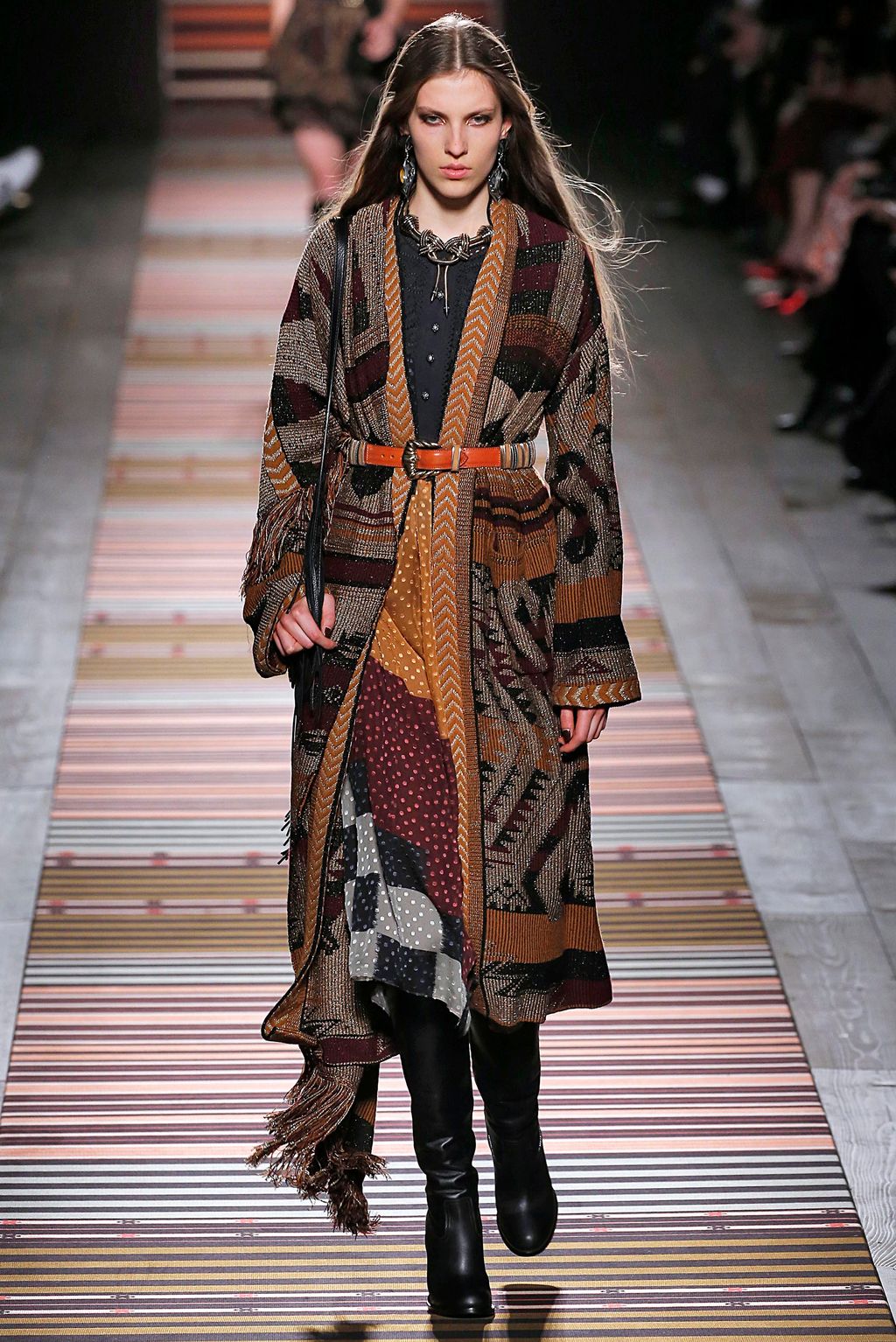 Fashion Week Milan Fall/Winter 2018 look 43 from the Etro collection 女装