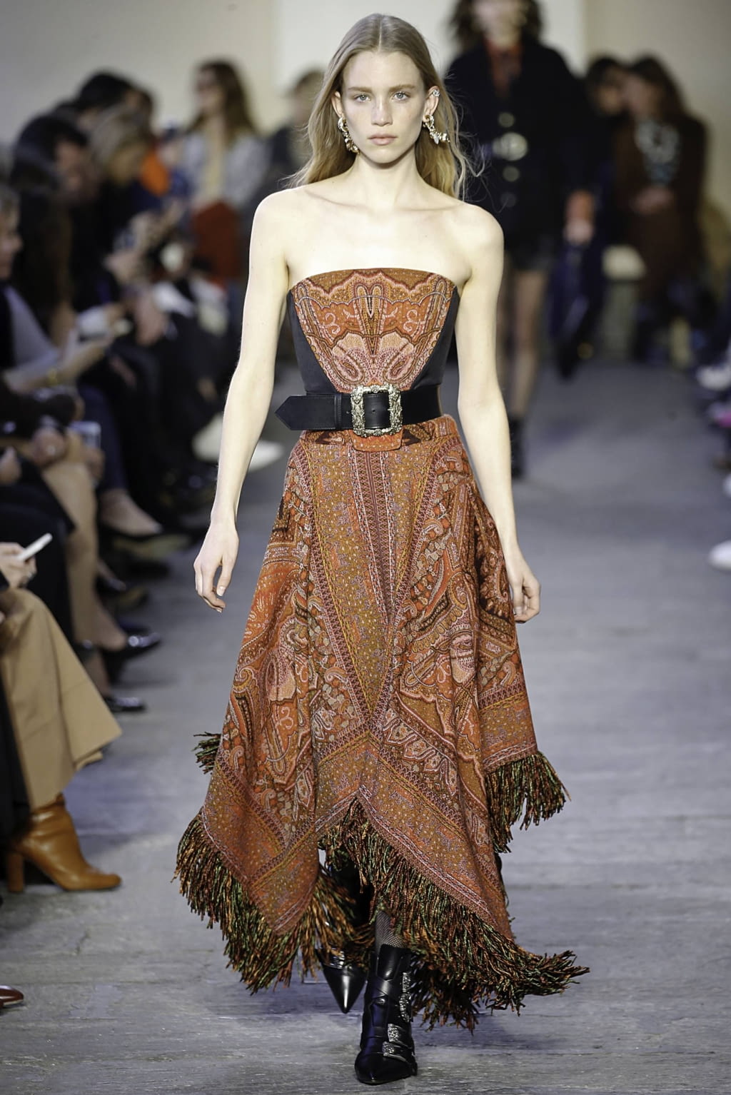 Fashion Week Milan Fall/Winter 2019 look 5 from the Etro collection 女装