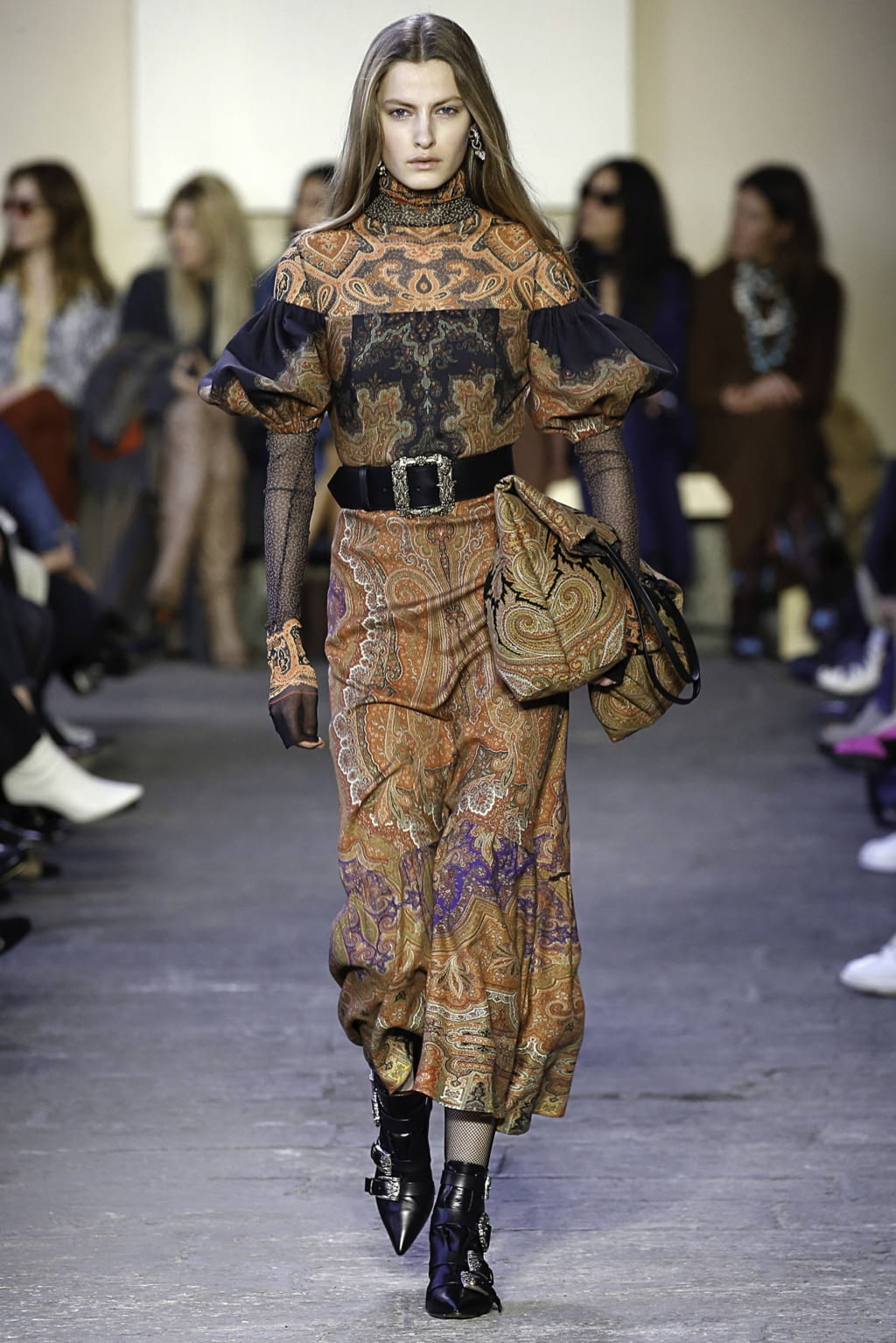 Fashion Week Milan Fall/Winter 2019 look 11 from the Etro collection 女装
