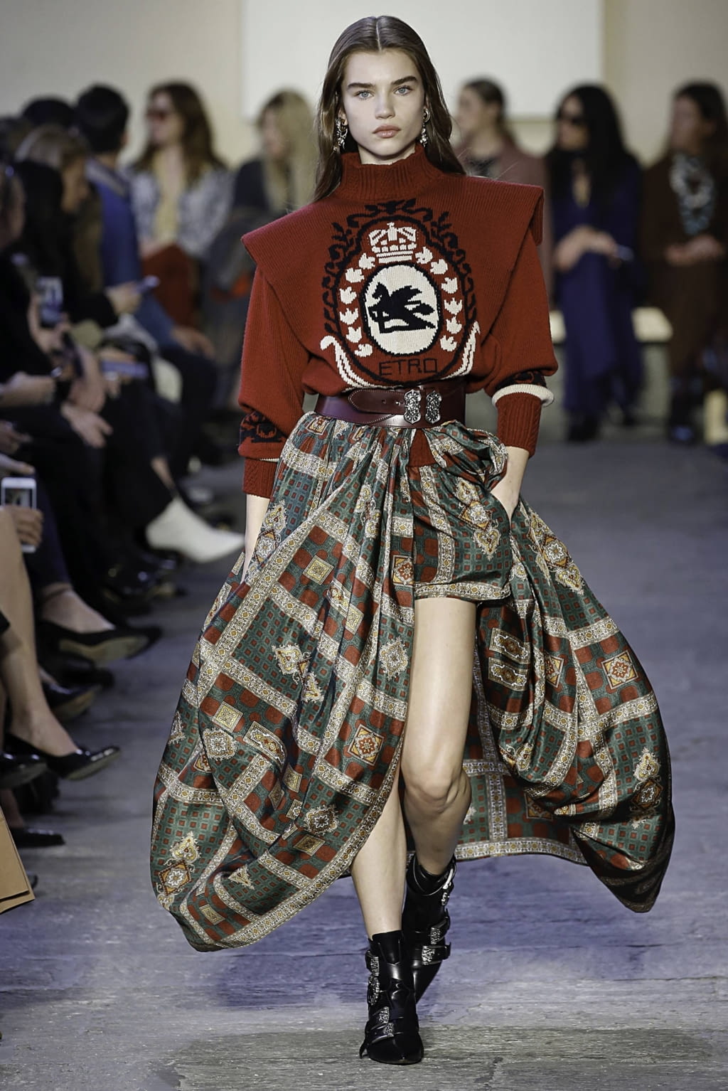 Fashion Week Milan Fall/Winter 2019 look 15 from the Etro collection womenswear