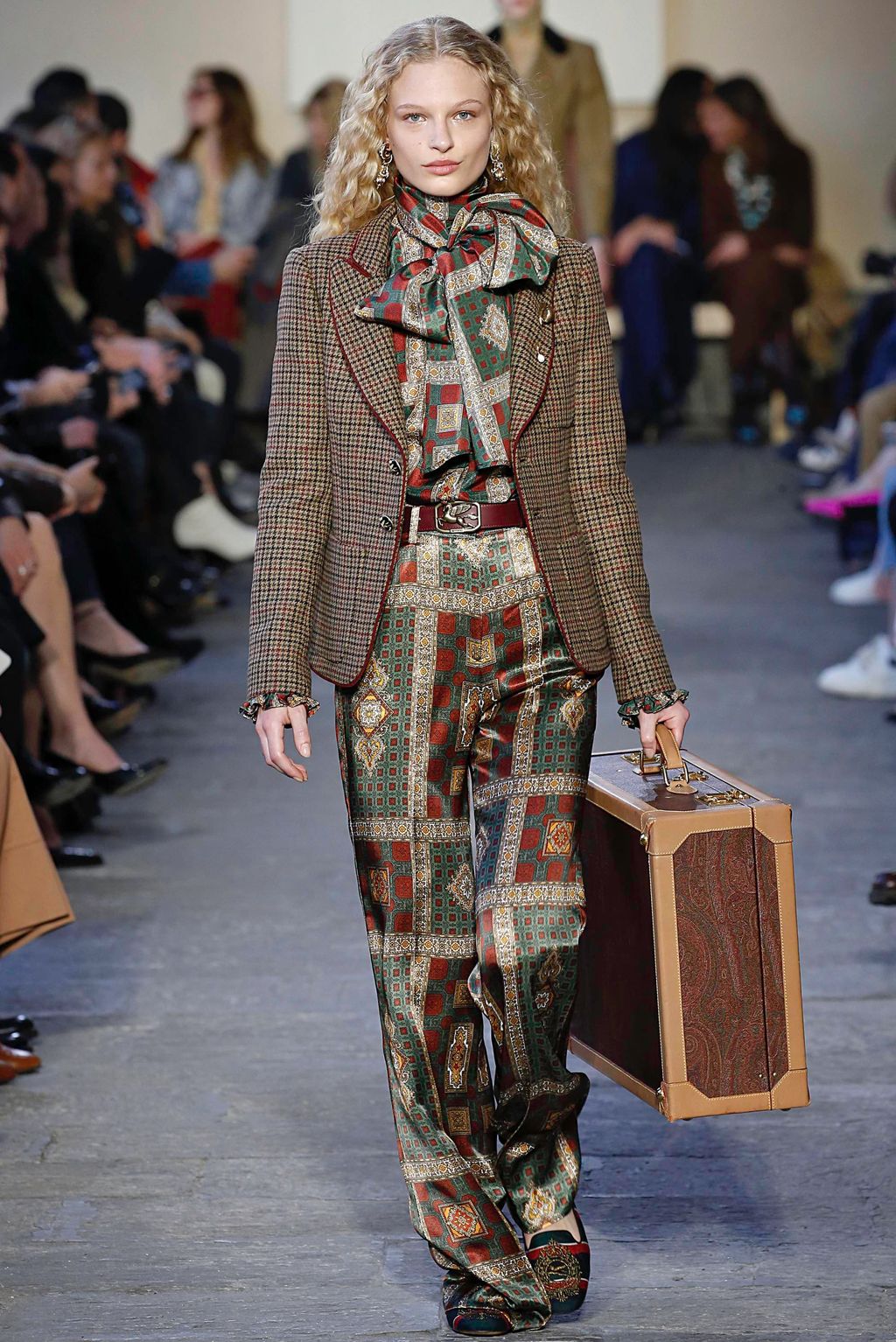 Fashion Week Milan Fall/Winter 2019 look 19 from the Etro collection 女装