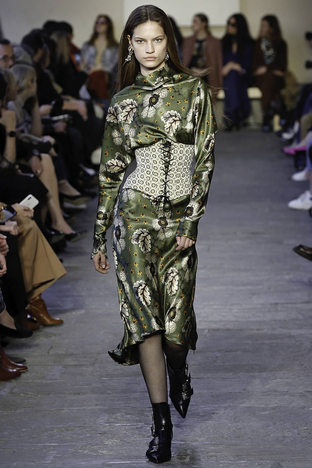 Fashion Week Milan Fall/Winter 2019 look 27 from the Etro collection 女装