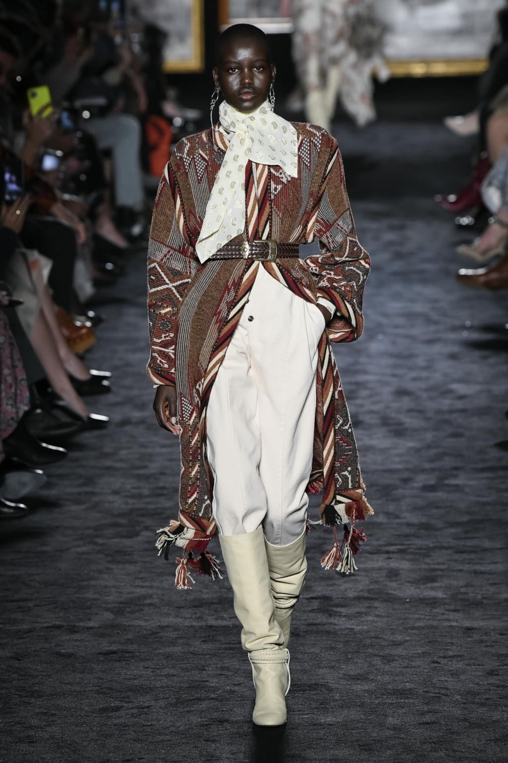 Fashion Week Milan Fall/Winter 2020 look 1 from the Etro collection 女装