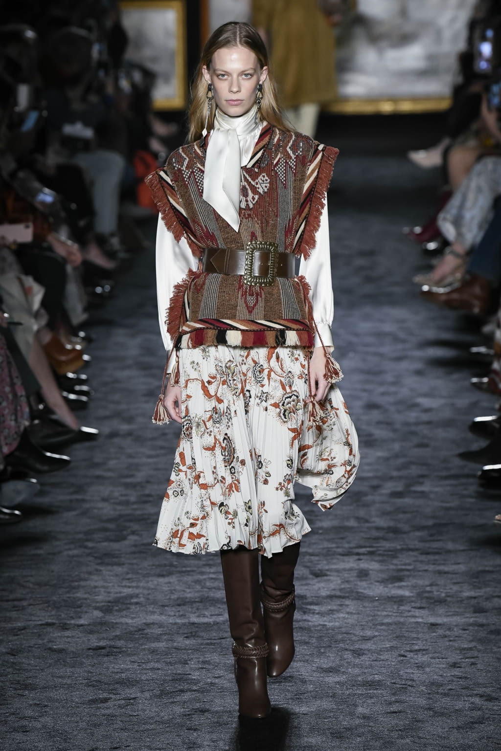 Fashion Week Milan Fall/Winter 2020 look 5 from the Etro collection 女装