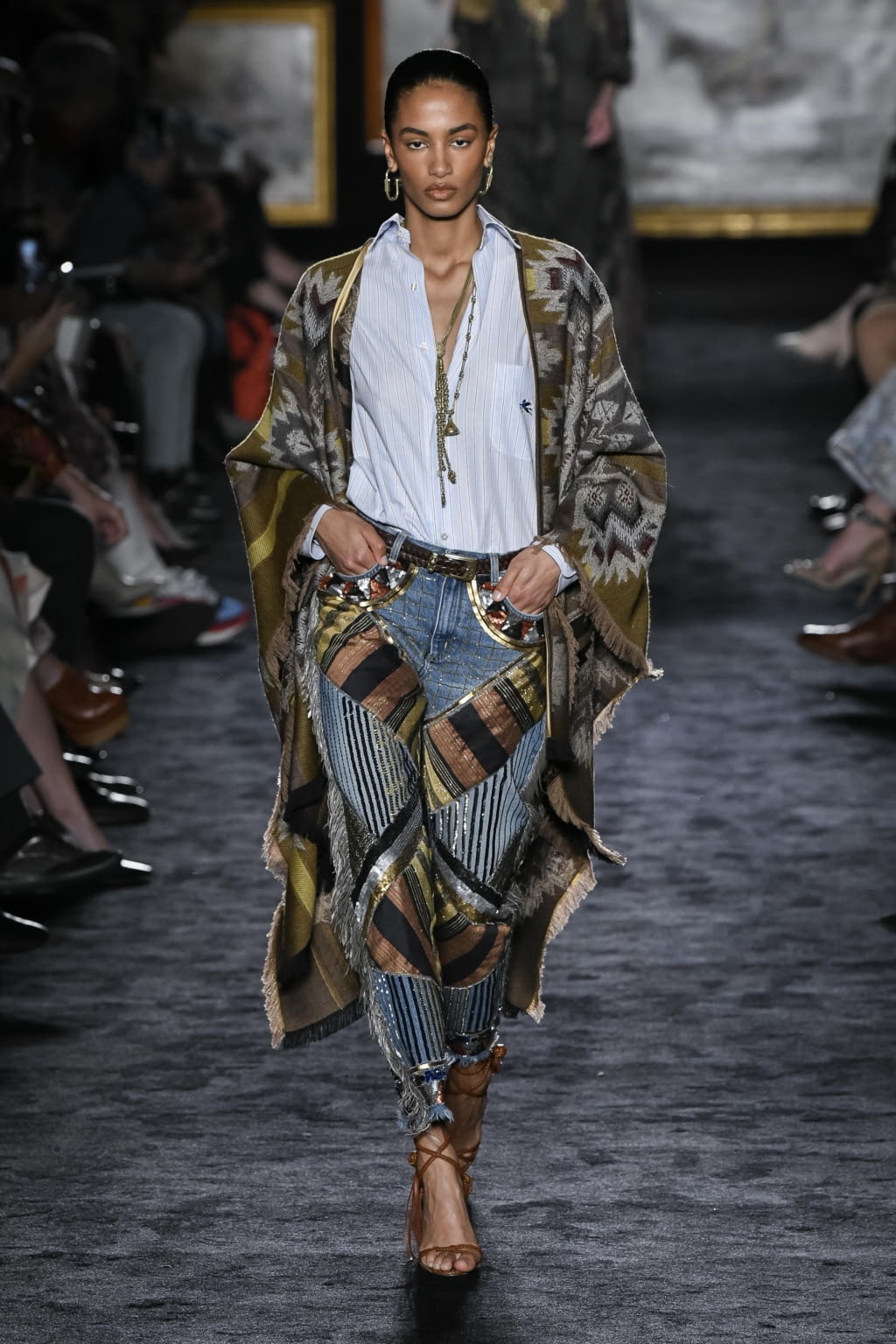 Fashion Week Milan Fall/Winter 2020 look 18 from the Etro collection 女装