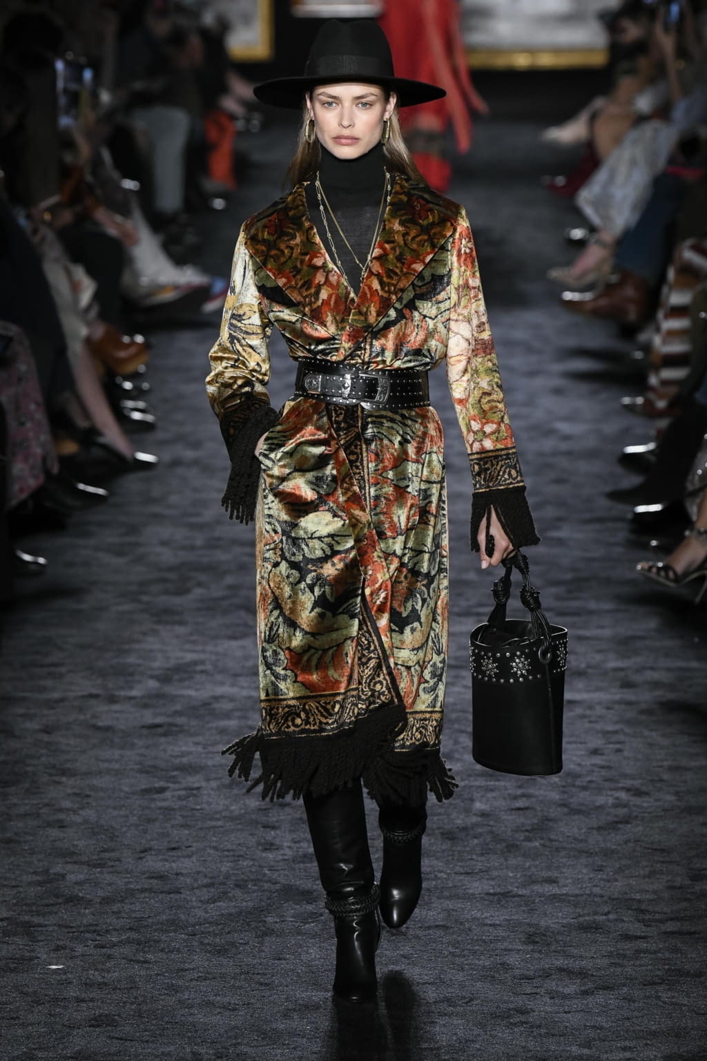 Fashion Week Milan Fall/Winter 2020 look 22 from the Etro collection womenswear