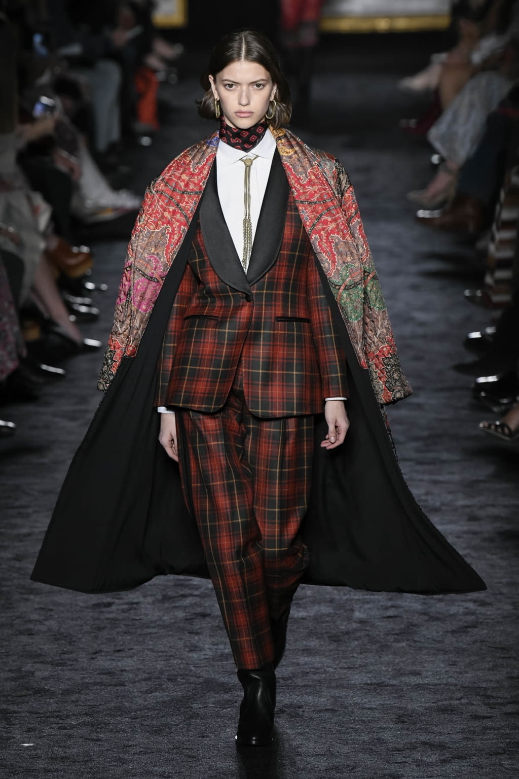Fashion Week Milan Fall/Winter 2020 look 24 from the Etro collection 女装