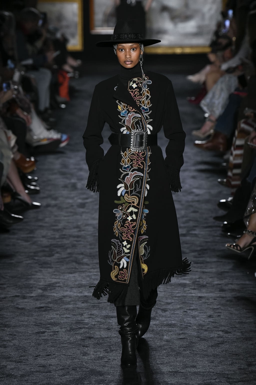 Fashion Week Milan Fall/Winter 2020 look 26 from the Etro collection 女装