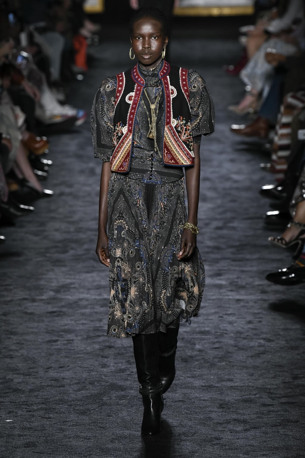 Fashion Week Milan Fall/Winter 2020 look 34 from the Etro collection 女装