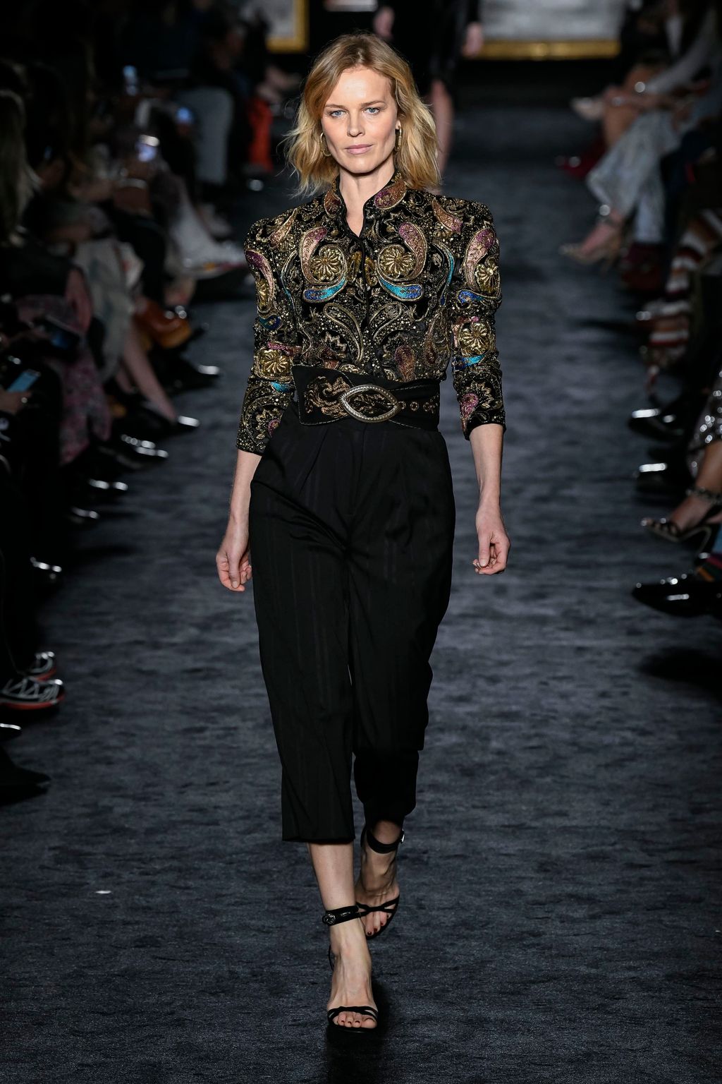 Fashion Week Milan Fall/Winter 2020 look 40 from the Etro collection 女装
