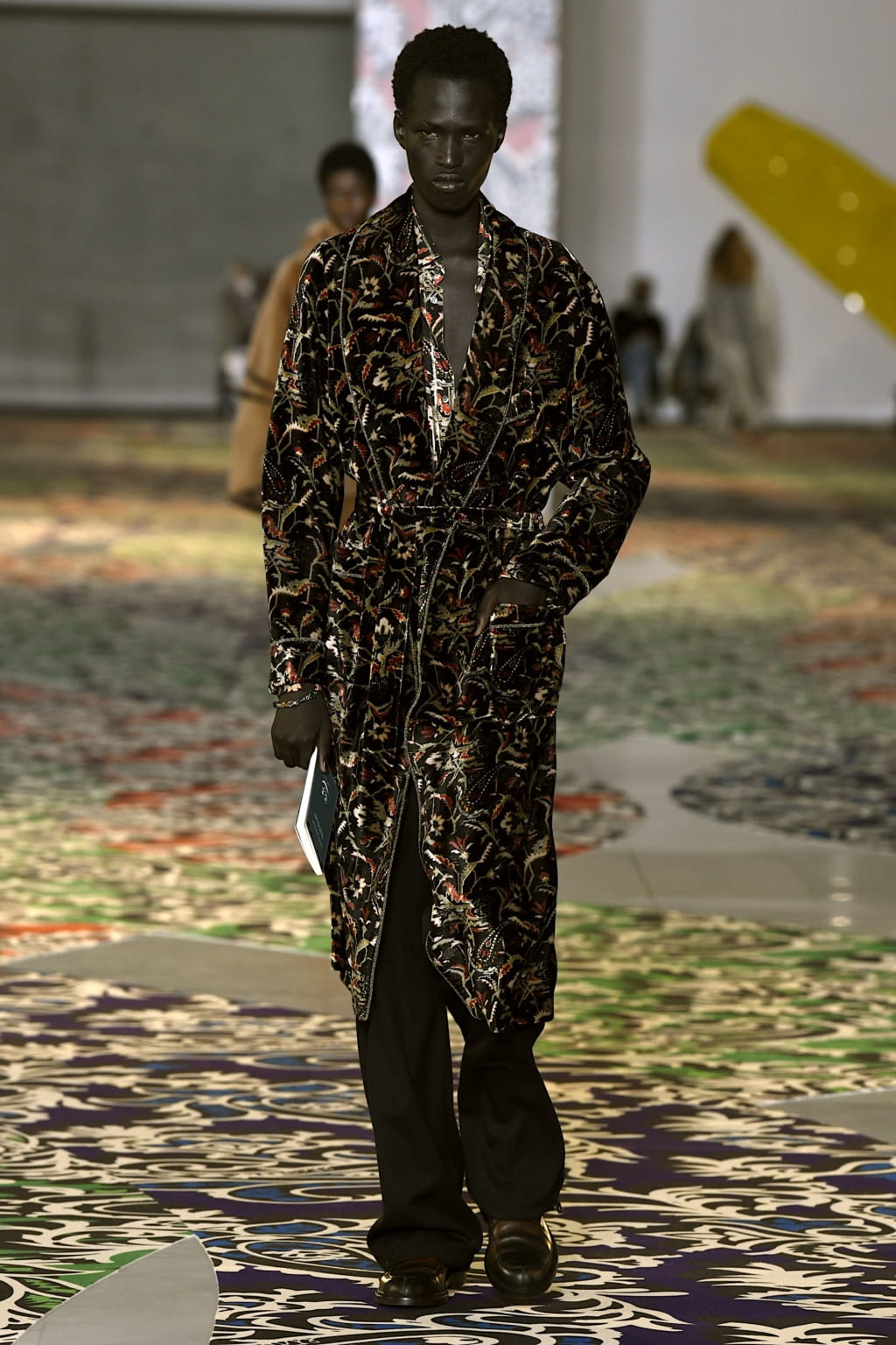 Fashion Week Milan Fall/Winter 2022 look 5 from the Etro collection 男装