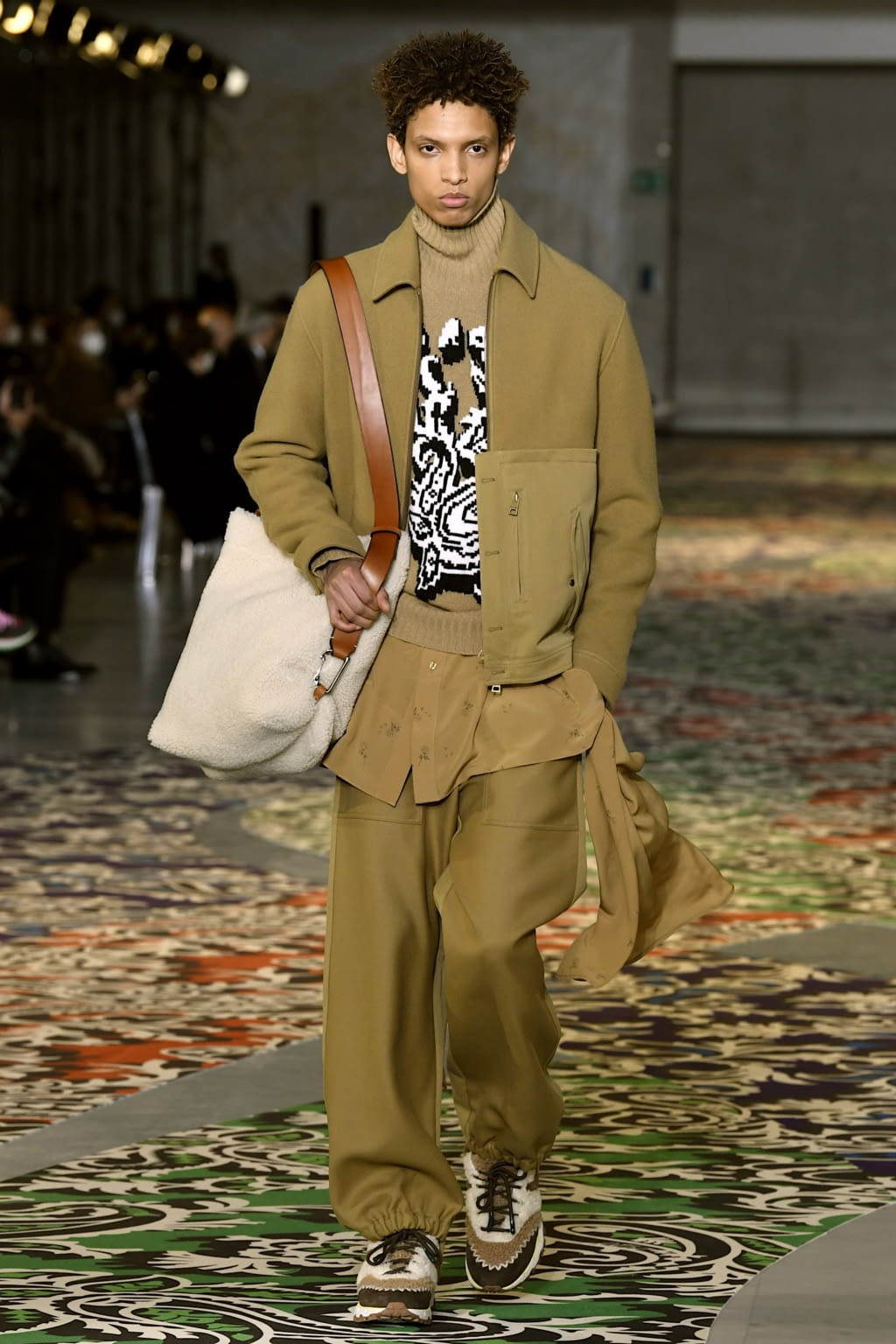 Fashion Week Milan Fall/Winter 2022 look 9 from the Etro collection menswear