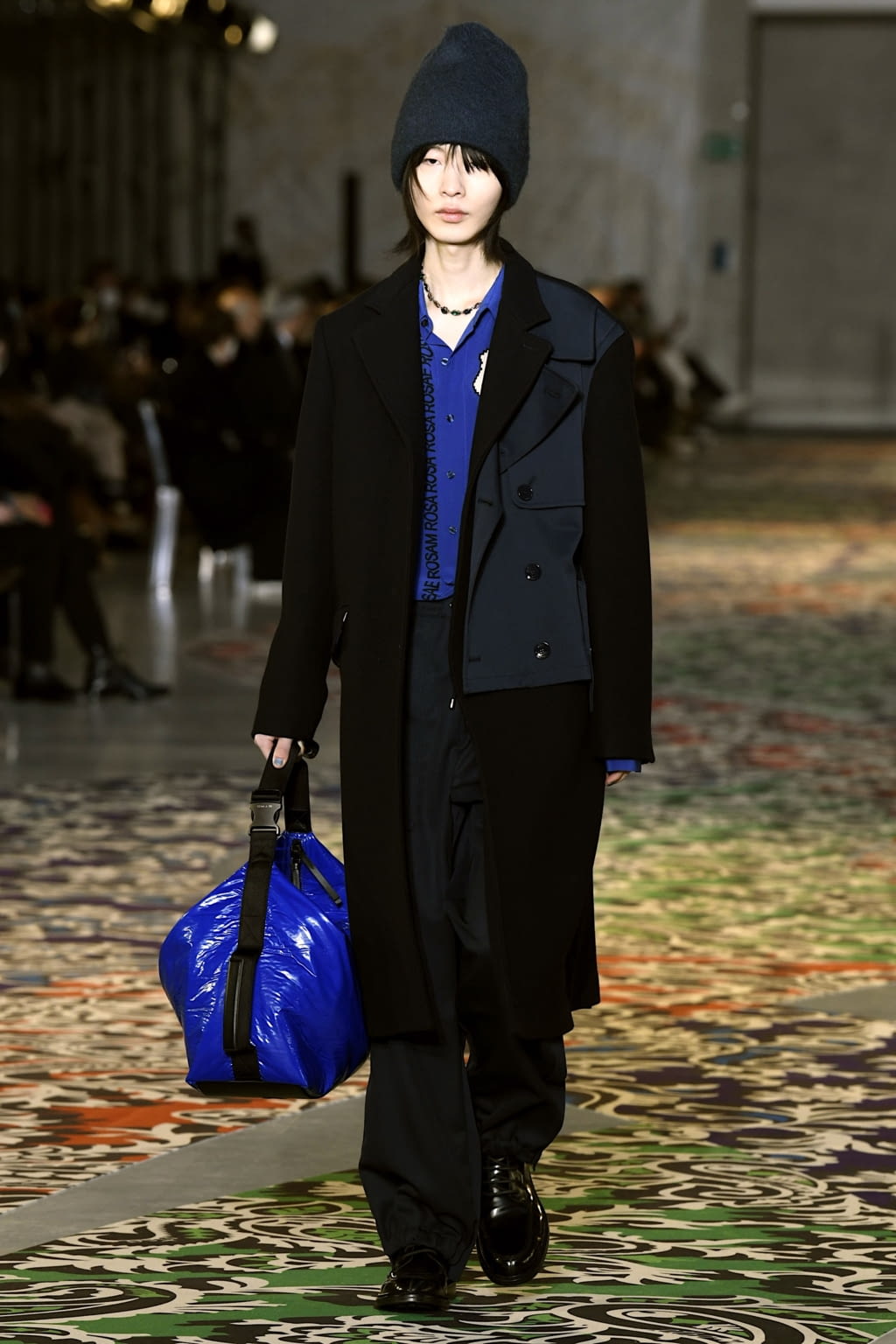 Fashion Week Milan Fall/Winter 2022 look 19 from the Etro collection 男装