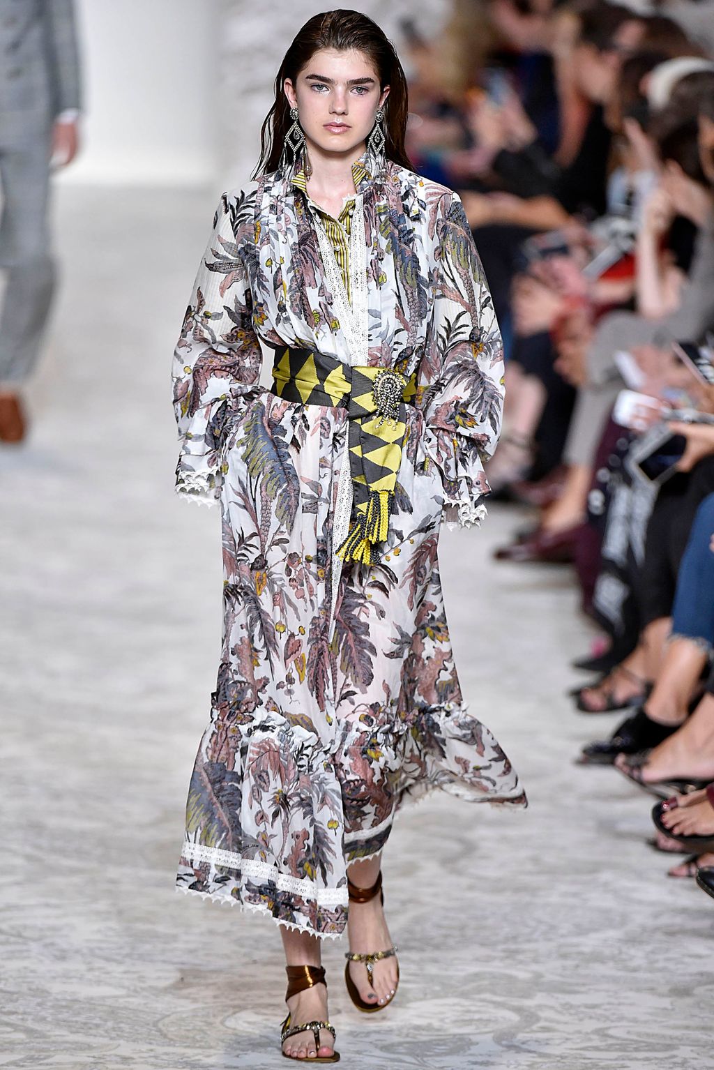Fashion Week Milan Spring/Summer 2018 look 24 from the Etro collection 女装